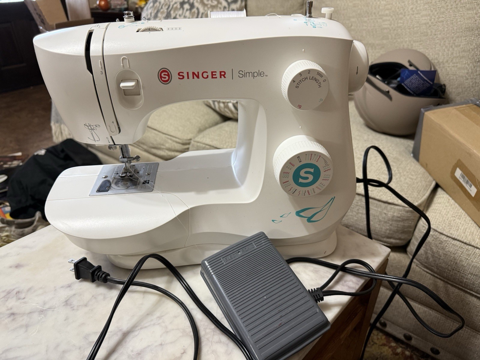 SINGER 3337 Sewing Machine Simple 29 Stitch And Extras