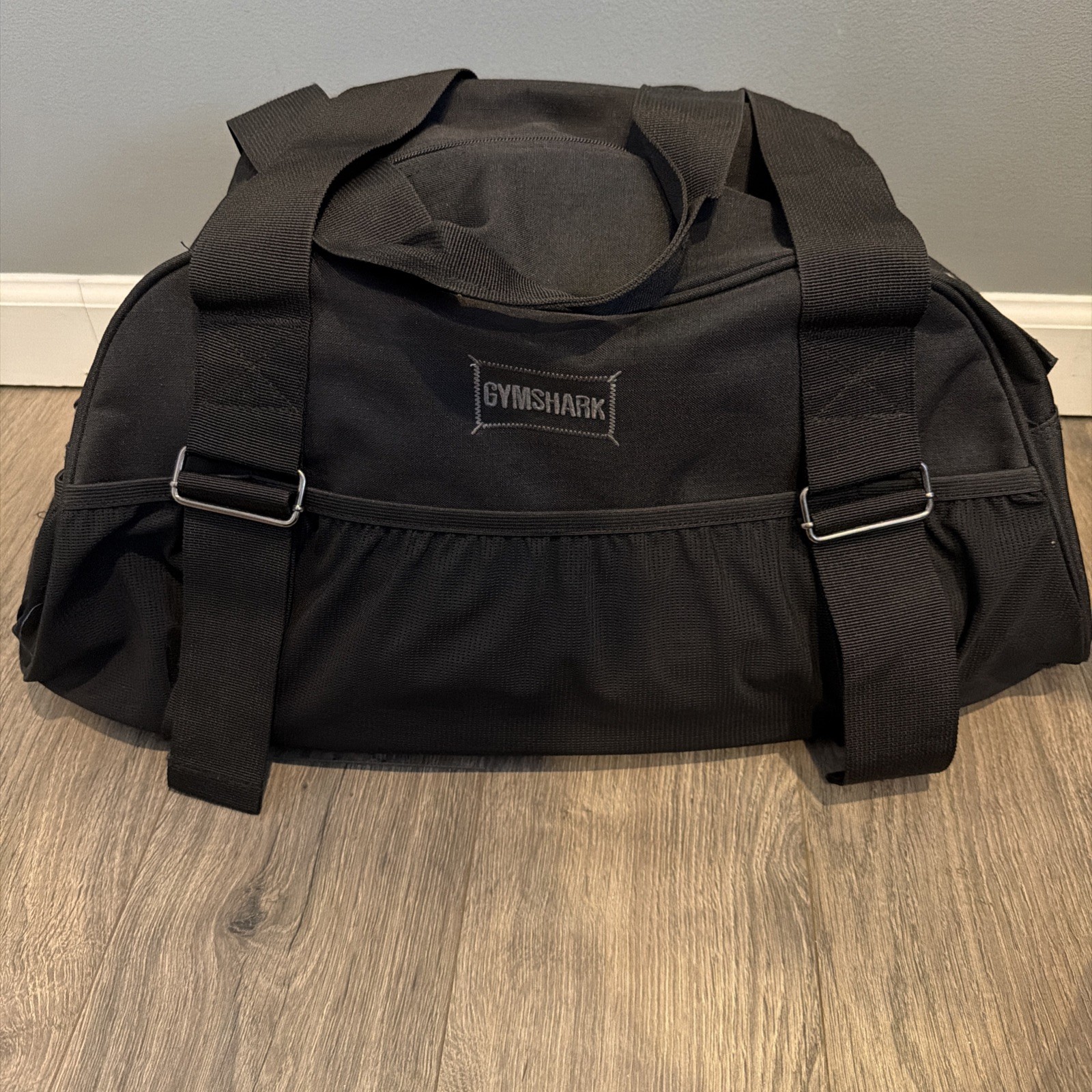 ​Gymshark Everyday Holdall Small Gym Bag Black Duffel GABG006-BK-OS Shoe Pocket