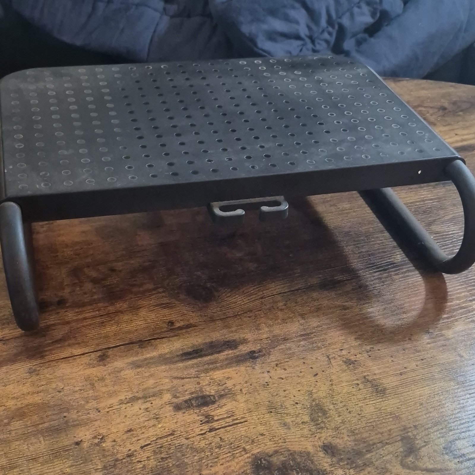 Mind Reader BlackLaptop Stand/Riser for 14-15" Laptops