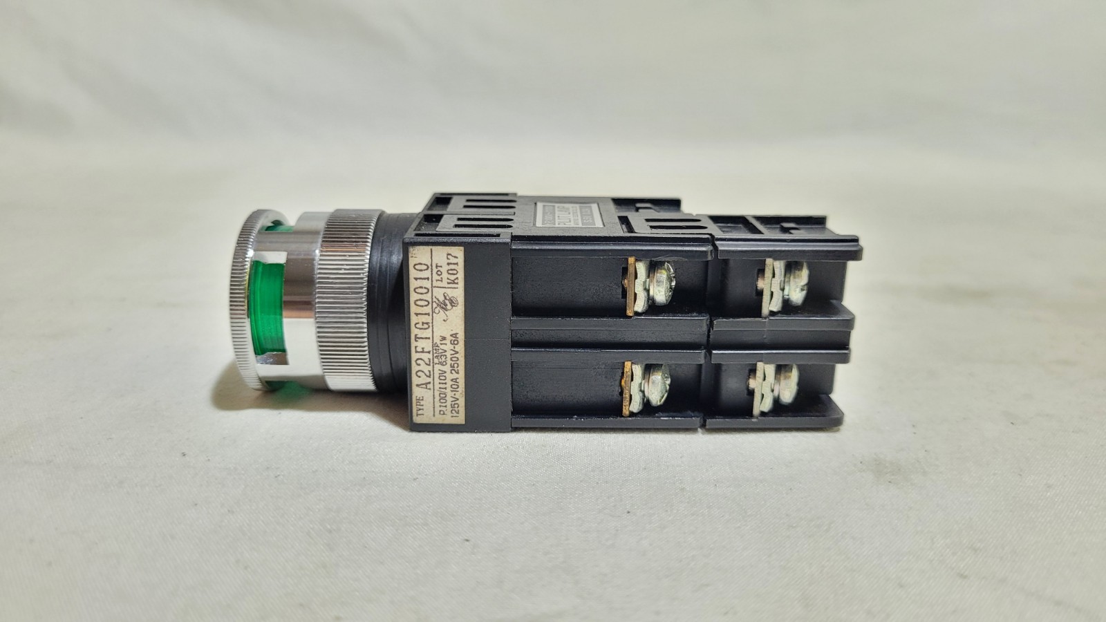 MARUYASU A22FTG10010 Push Button Switch, Green Light