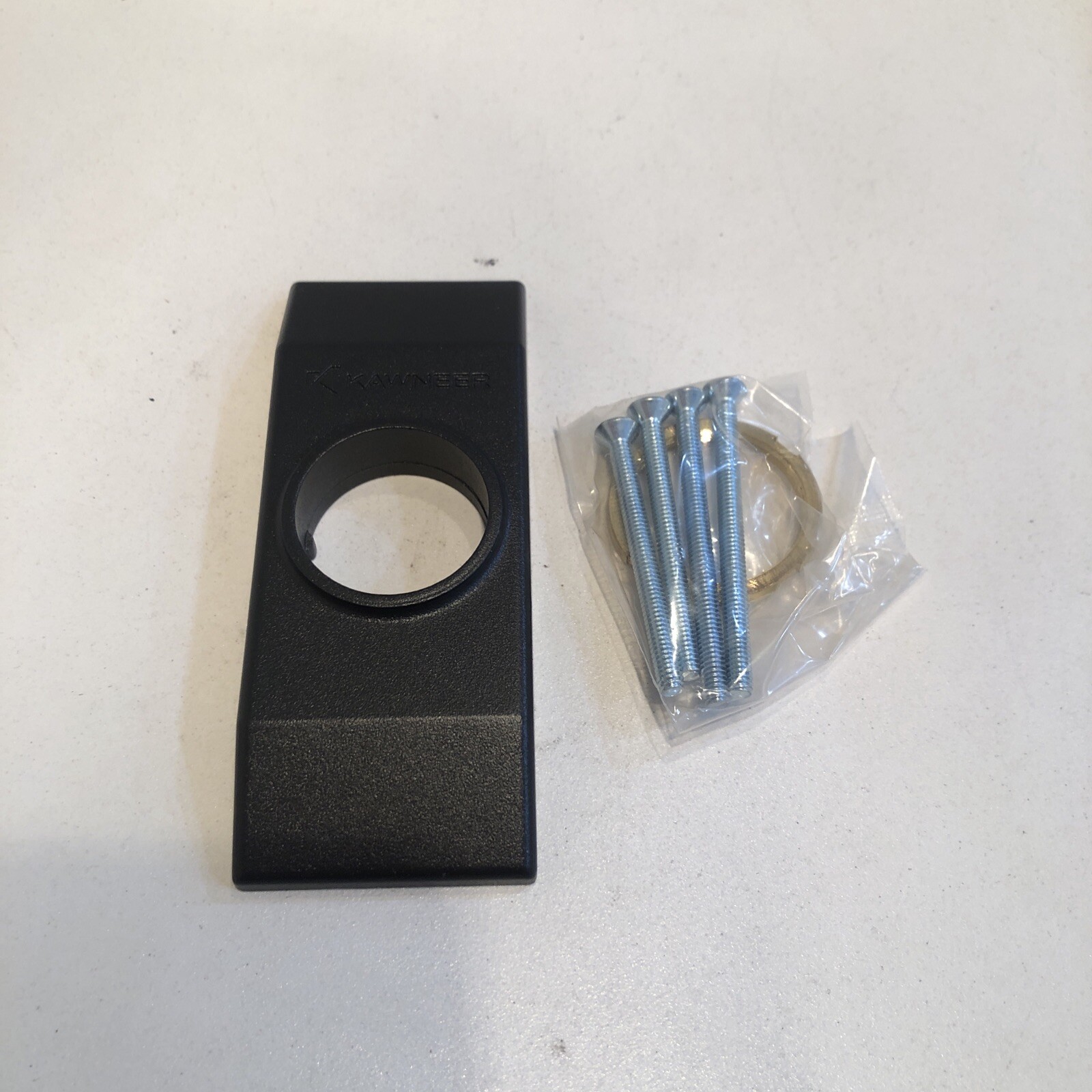 Kawneer 133626-40 Cylinder Mounting Pad For 1686 Exit Device Black