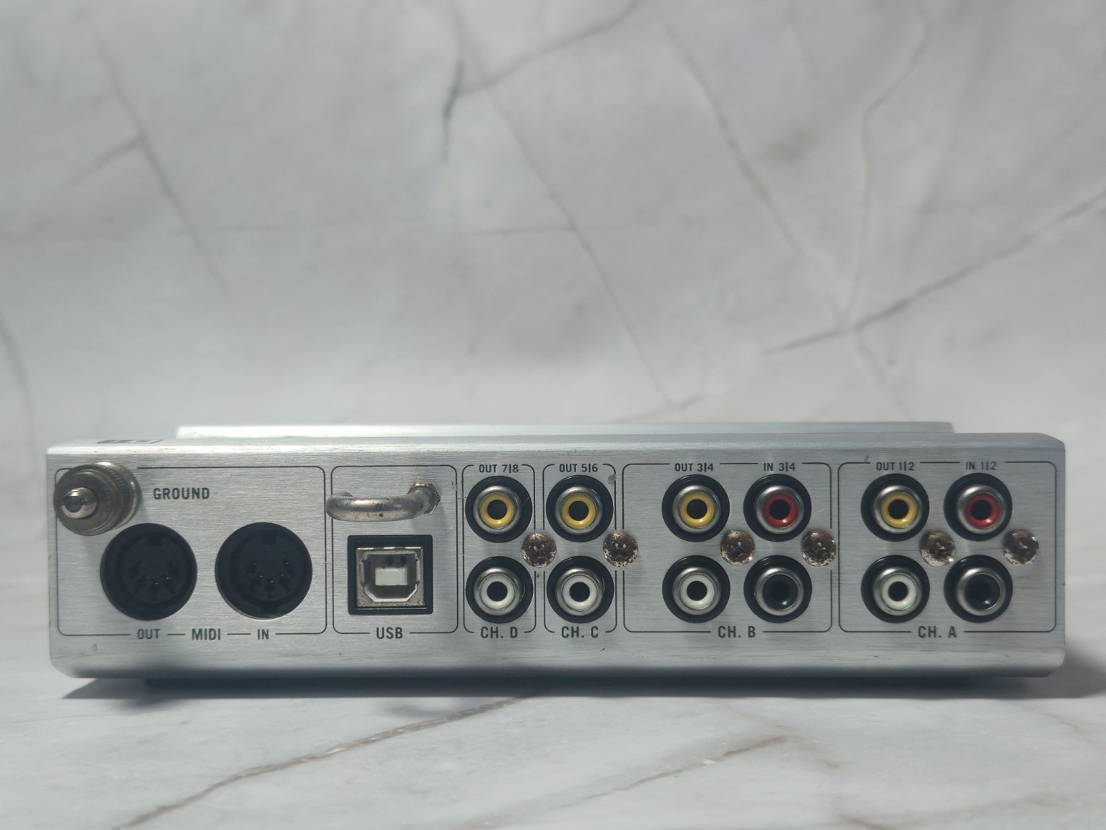 Native Instruments Audio 8 DJ - 4x4 USB Audio Interface Soundcard Traktor