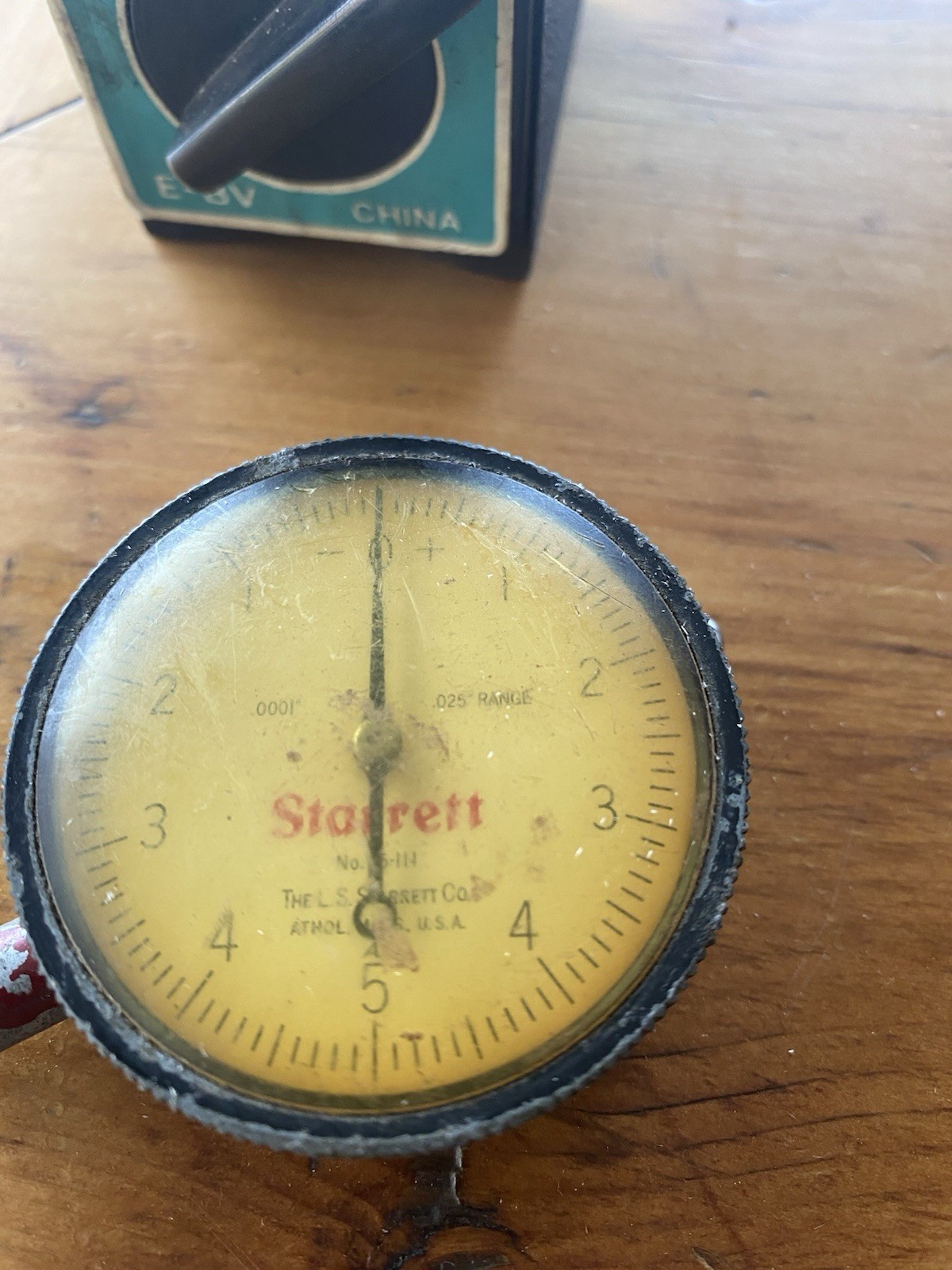 Dial indicator gauges