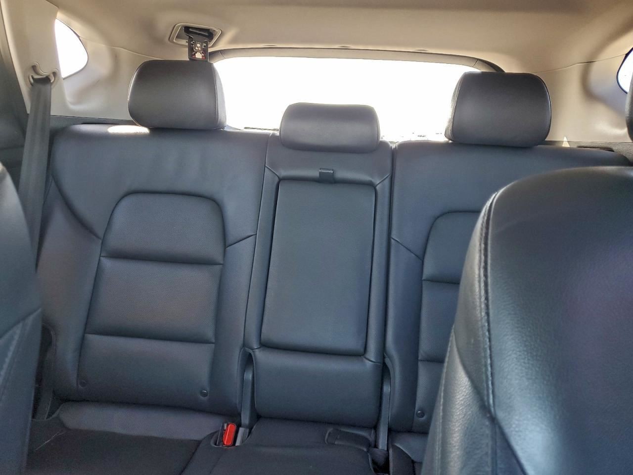 TUCSON 2016 Glove Box 4984405