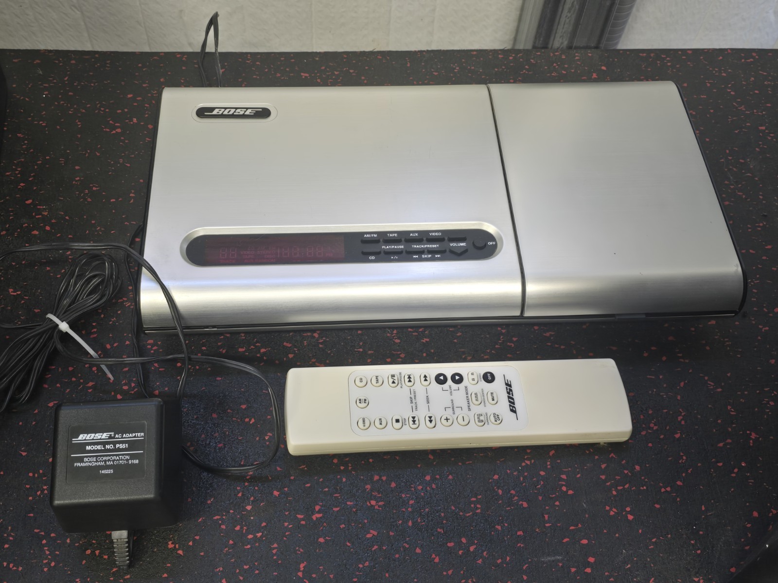 BOSE Lifestyle Music Center Model 5  w/ Remote - Nice Working Condition..