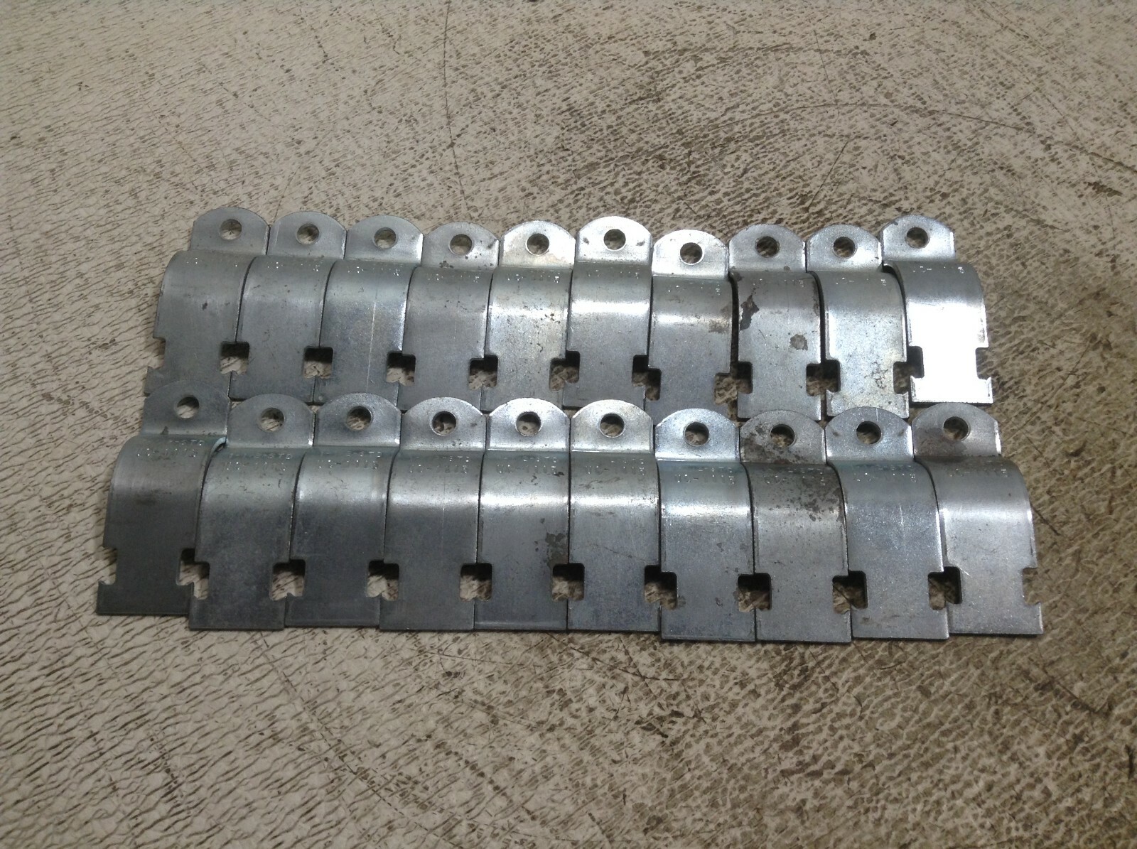 Unistrut UC-1115 Conduit Clamp 1-1/2" Lot of 20 or 10 Pairs New (TB)
