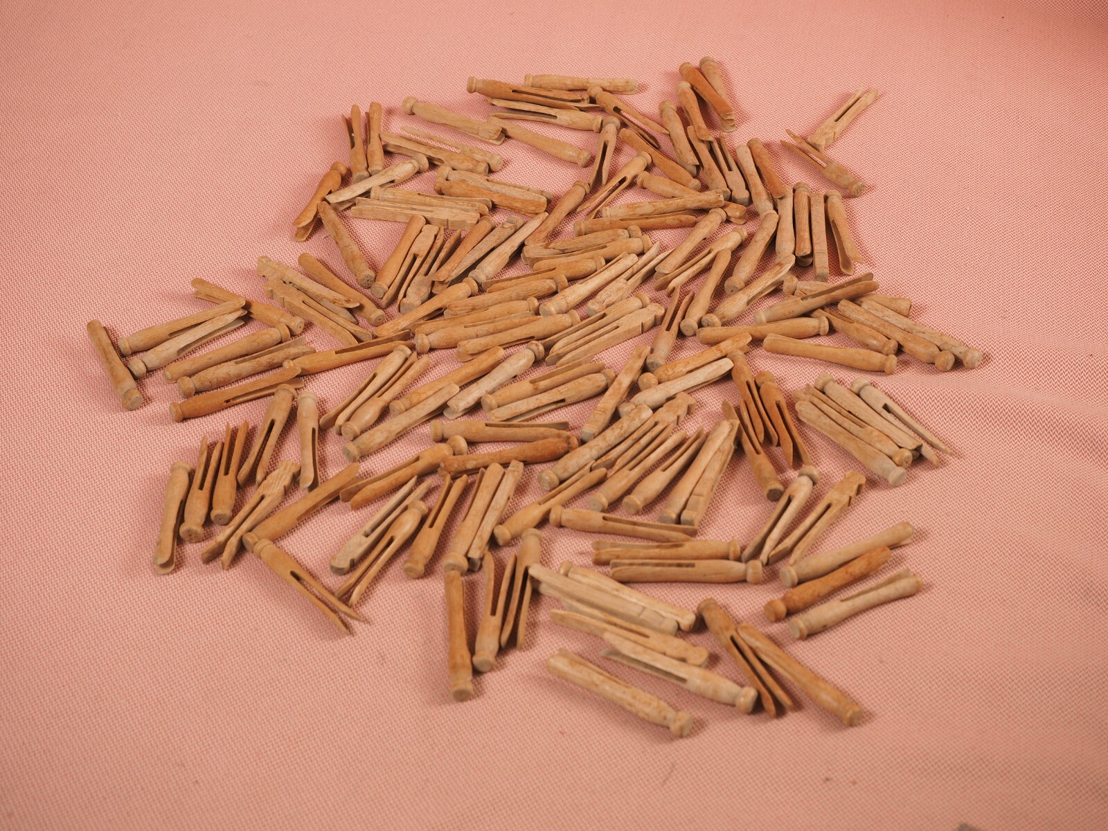 Antique Vintage Lot Round Body Flat Head Wooden Clothes Pins Crafts Weathered