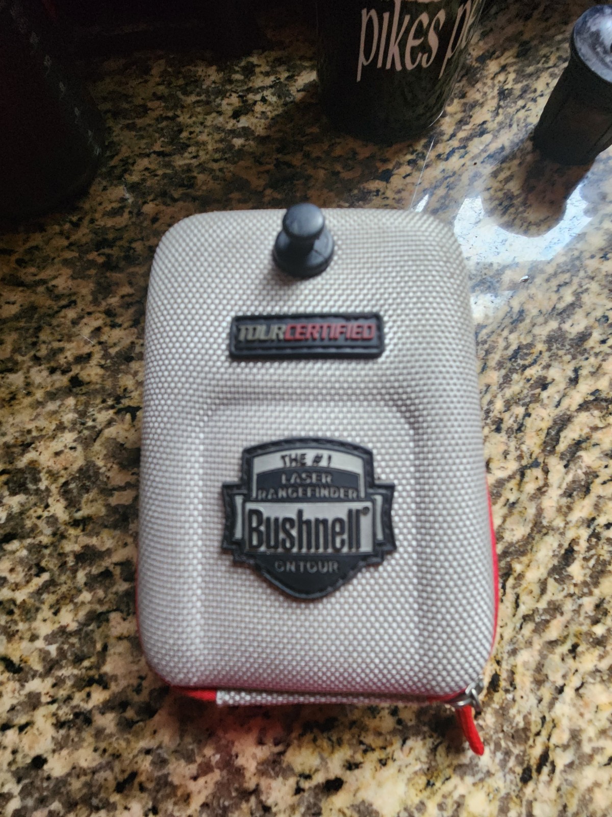 BUSHNELL TOUR V3 RANGEFINDER   GOLF RANGE FINDER MAGNETIC SLEEVE & CASE
