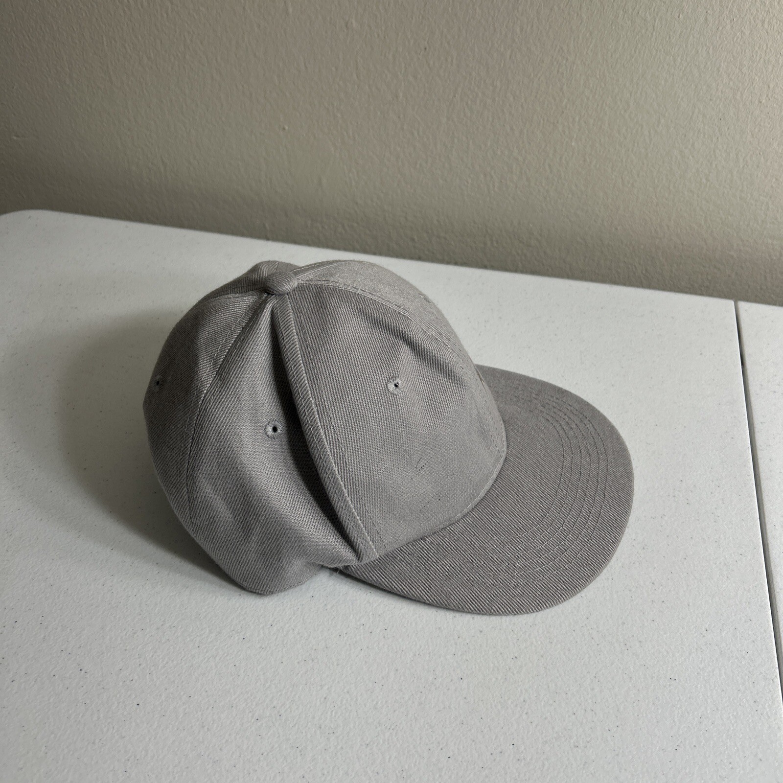 Apex Legends Adjustable Strap Gray Hat Youth Size