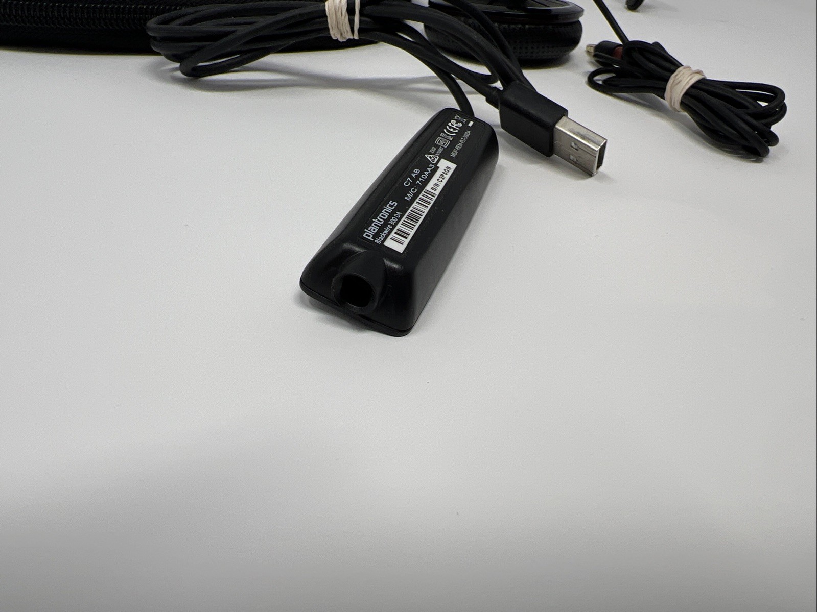 Plantronics Blackwire 300 DA Stereo USB, 3.5mm Headset with soft case