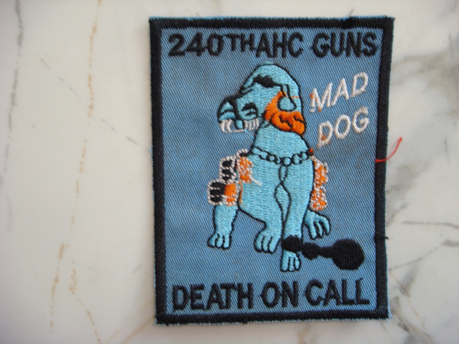 US 240th ASSAULT HELICOPTER Co. GUNS " MAD DOG " VIETNAM WAR PATCH
