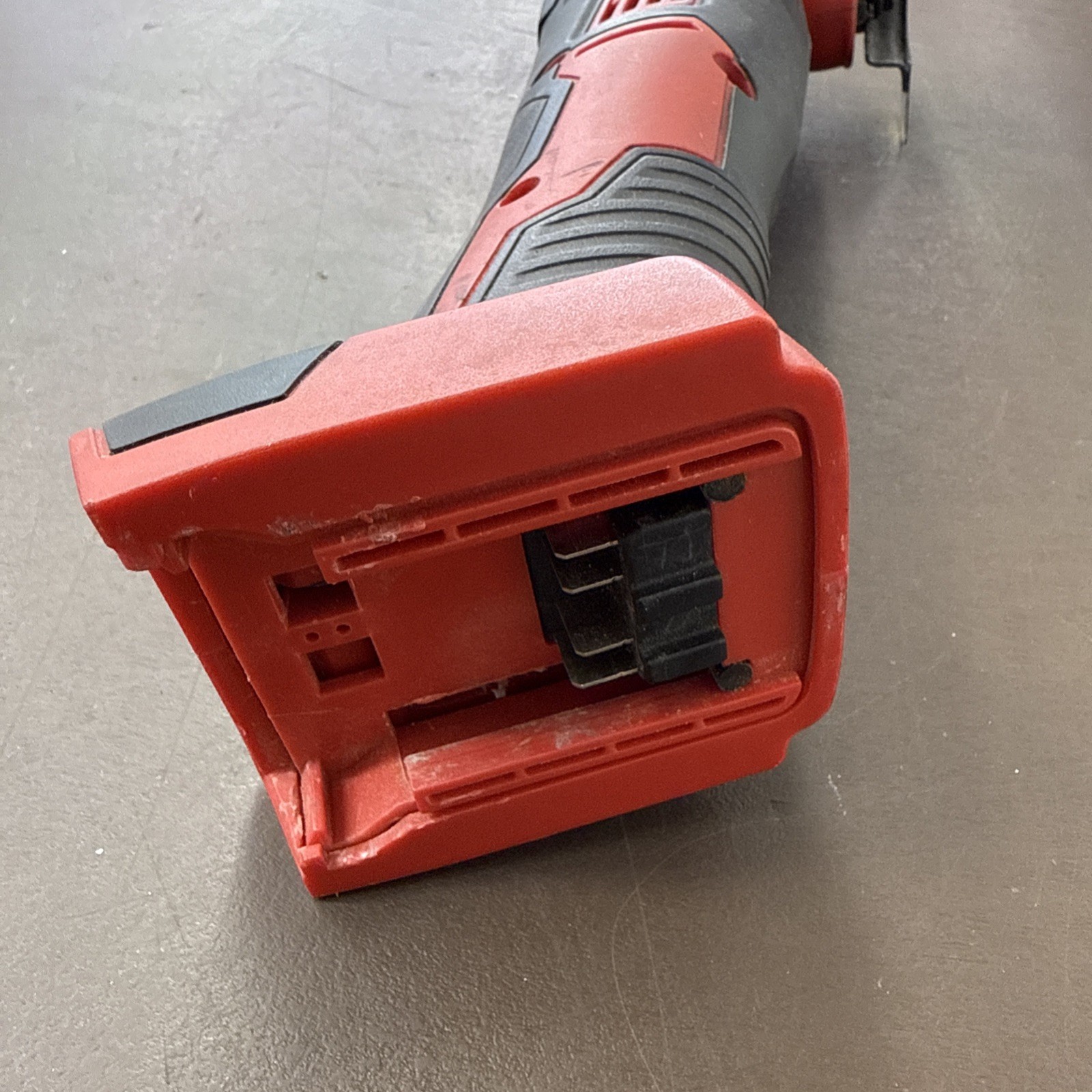 Milwaukee 2626-80 M18 18V Li-Ion Multi-Tool
