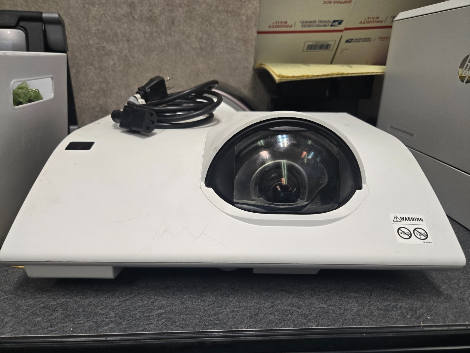 Hitachi CP-BX301WN 3200-Lumen XGA Short-Throw LCD Projector