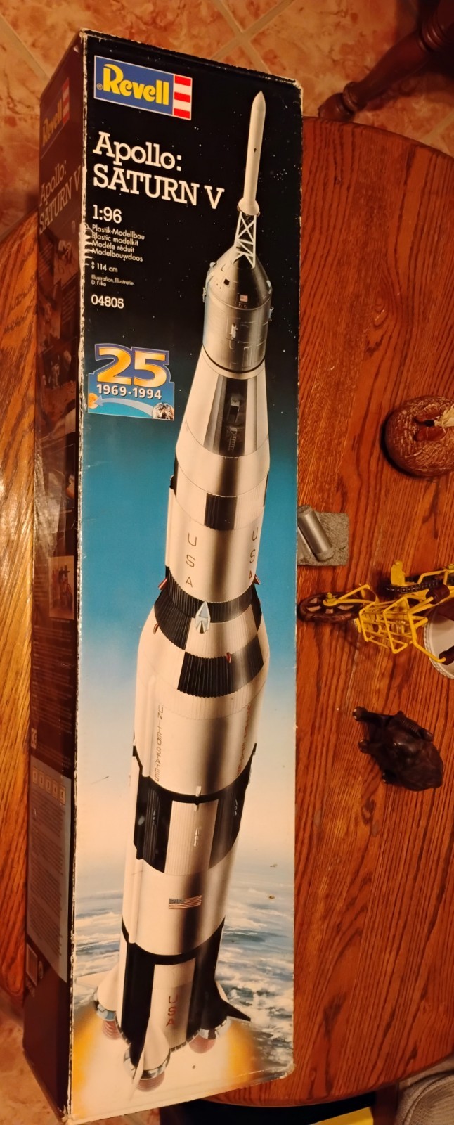 Revell Apollo Saturn V – 1:96 Scale Model Kit (No. 04805)