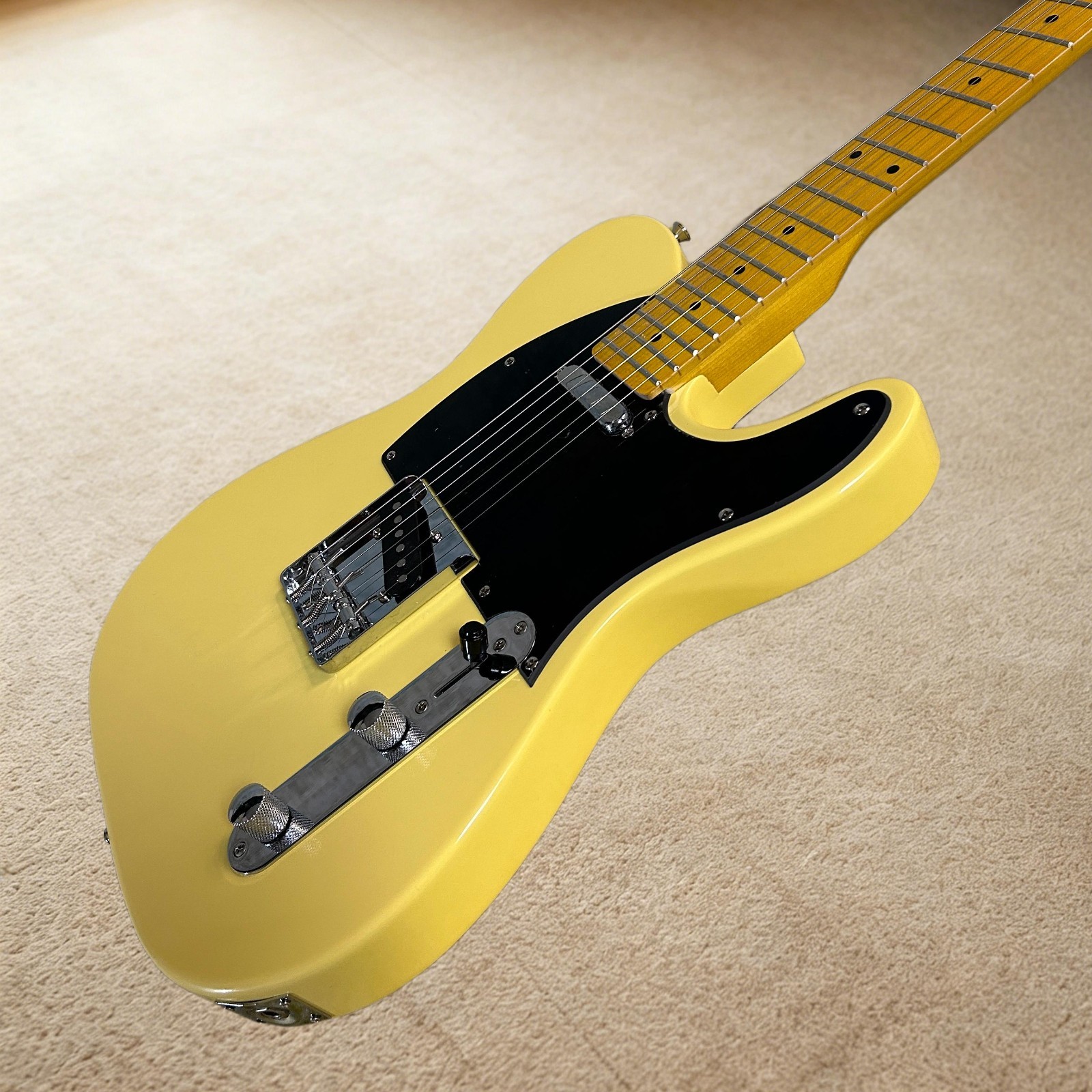 Electric Guitar Cream Yellow Color Mahogany Body Maple Fretboard Tele Guitar