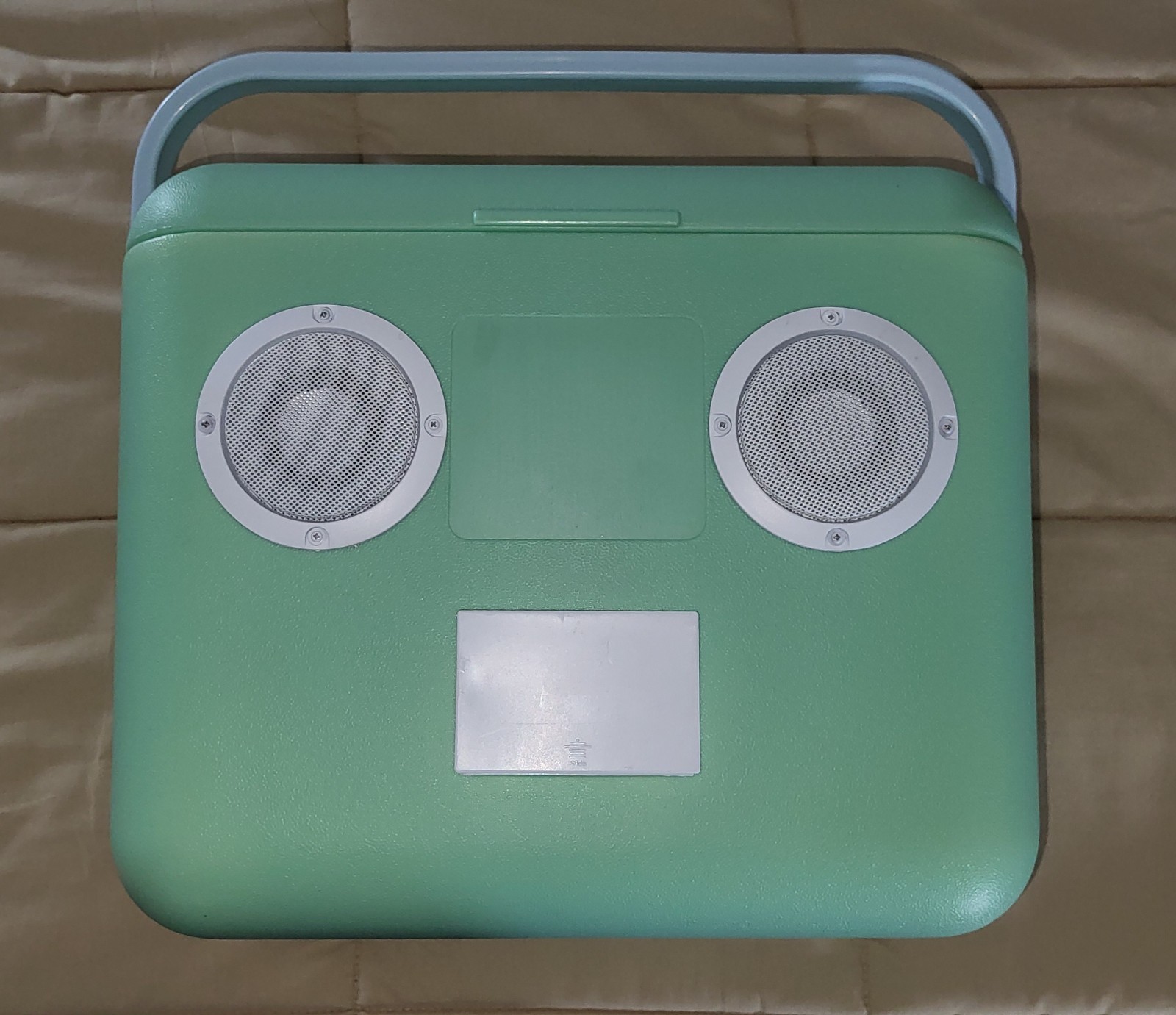 SunnyLife Beach Cooler With Built-In Bluetooth Speaker