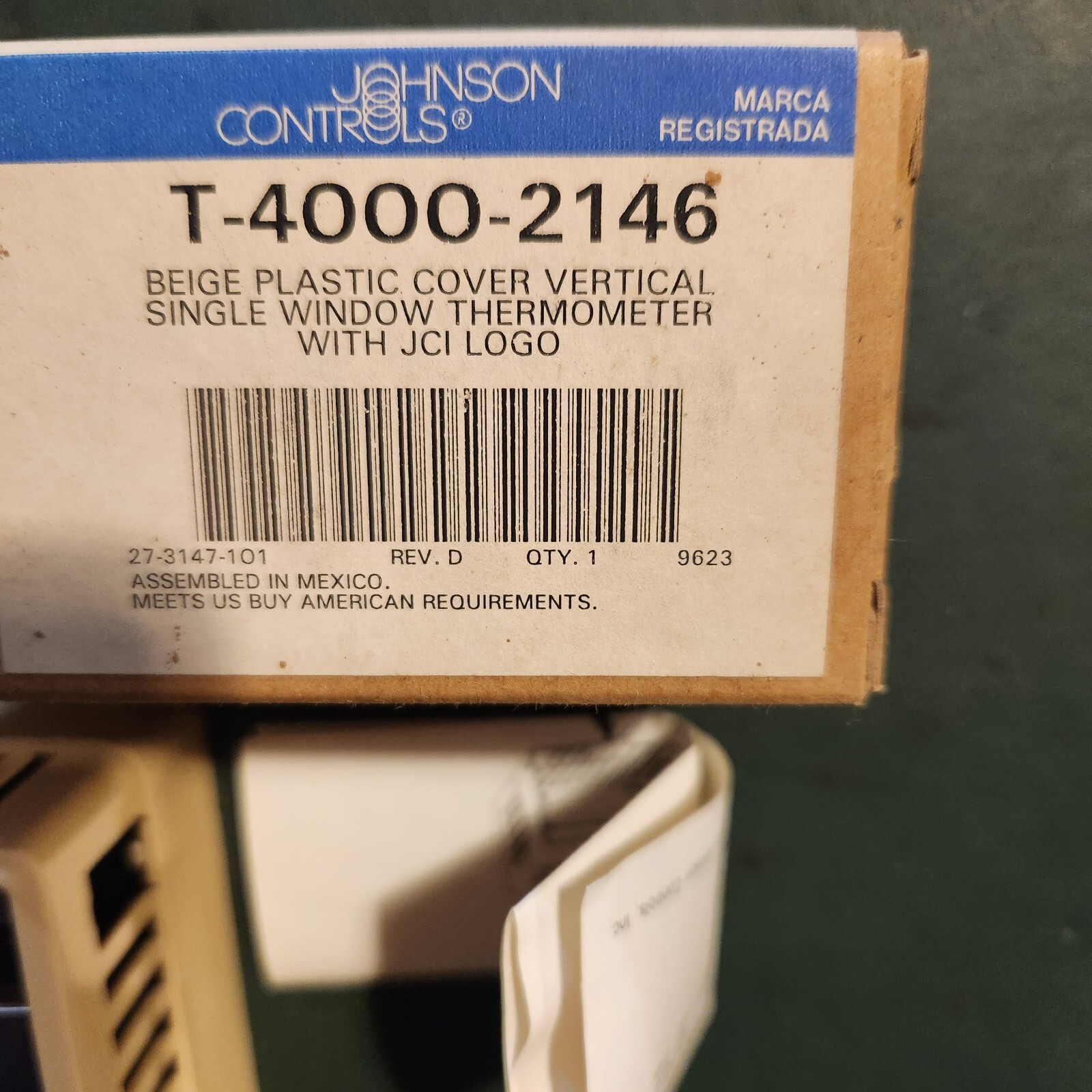 JOHNSON CONTROLS T-4000-2146 BEIGE COVER W/ THERMOMETER VERTICAL