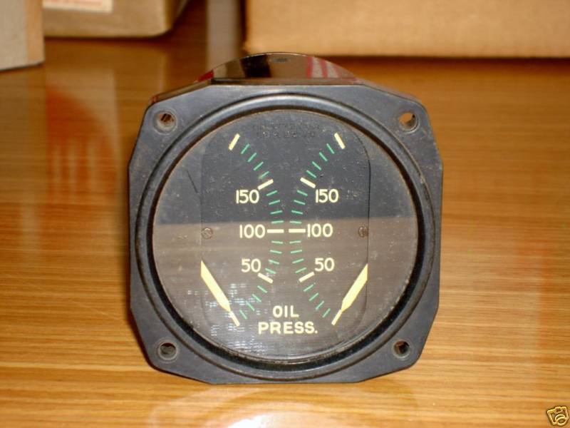 Vintage Aircraft dual oil pressure gauge 0-200