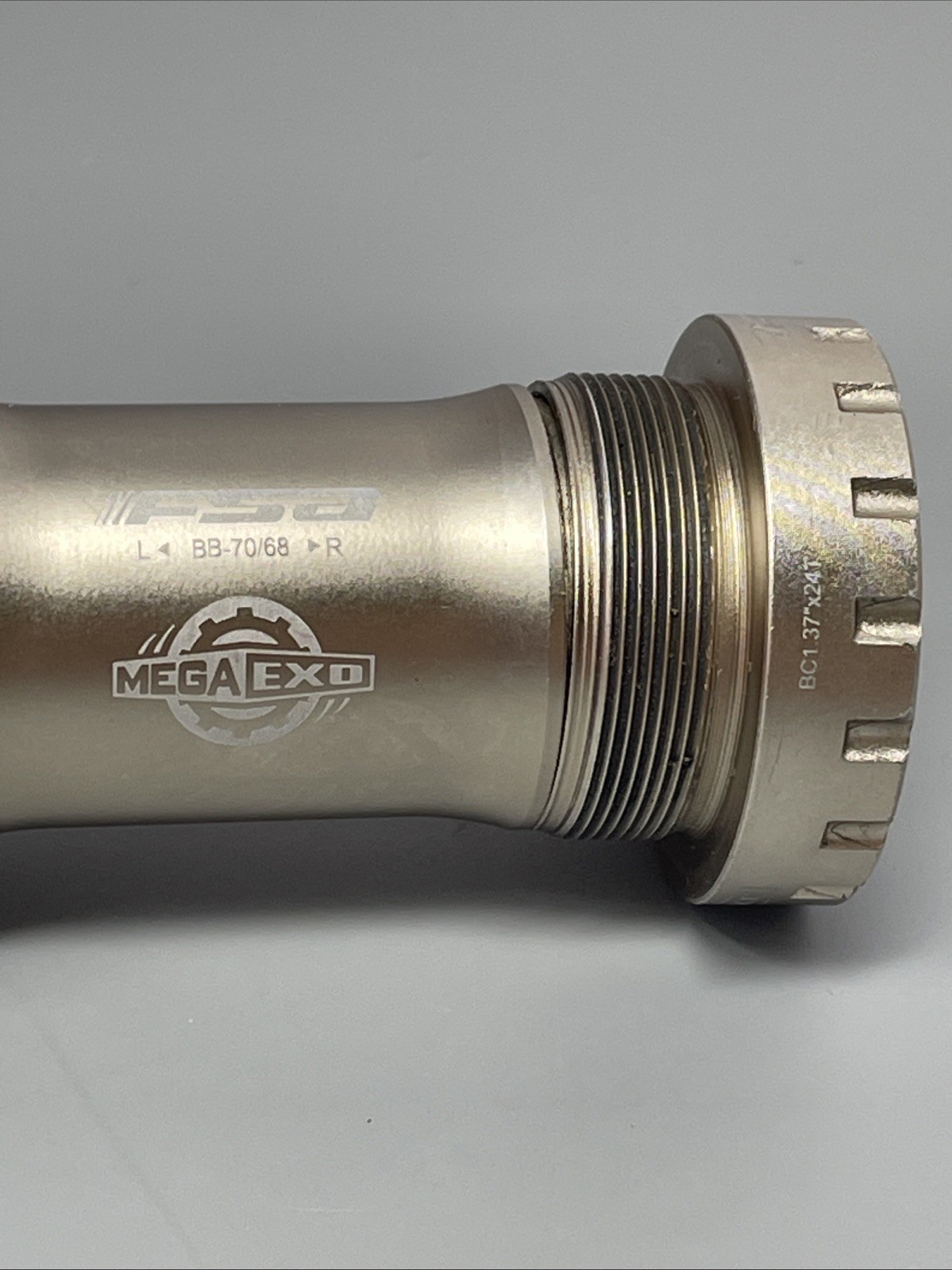 FSA Mega Exo Bottom Bracket Cartridge Sealed English Threaded Gold
