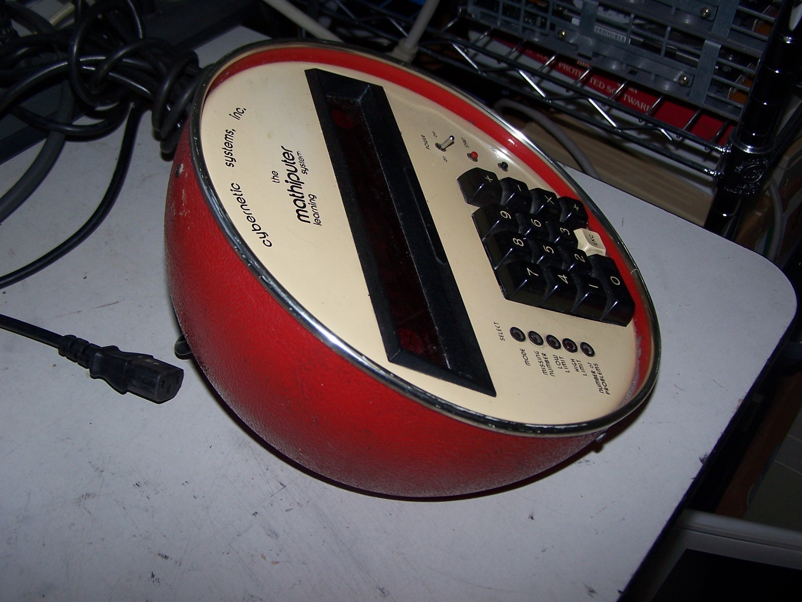 MATHIPUTER LEARNING SYSTEM CYBERNETIC SYSTEMS INC - Red, powers on, Works