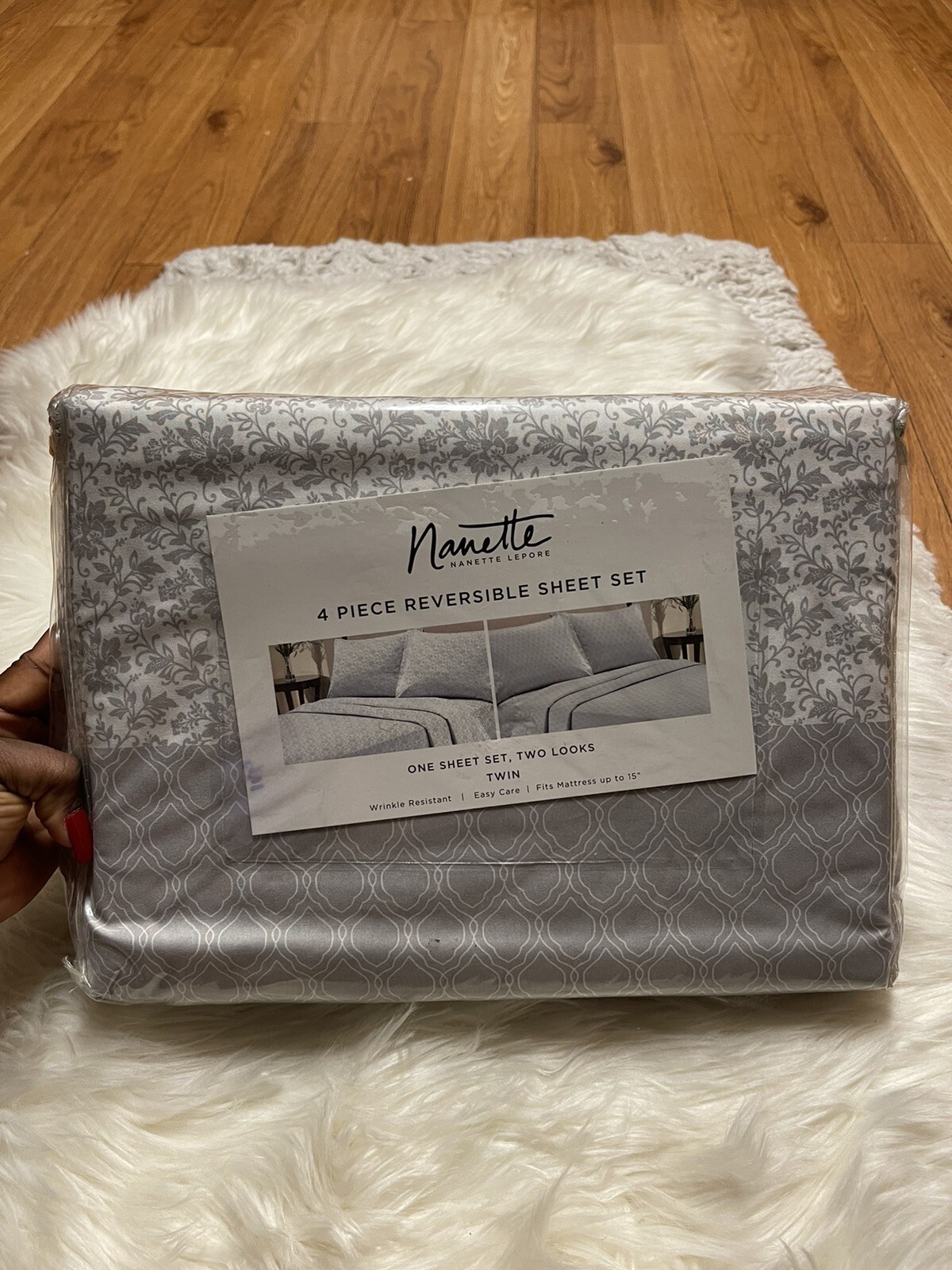 NANETTE LEPORE 4 PIECE REVERSIBLE SHEET SET