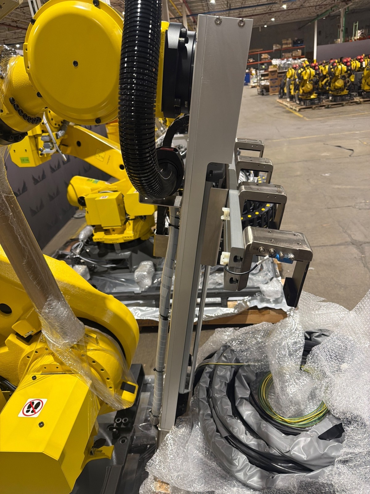FANUC R‑2000iC/165F Complete with R‑30iB Plus Controller USED