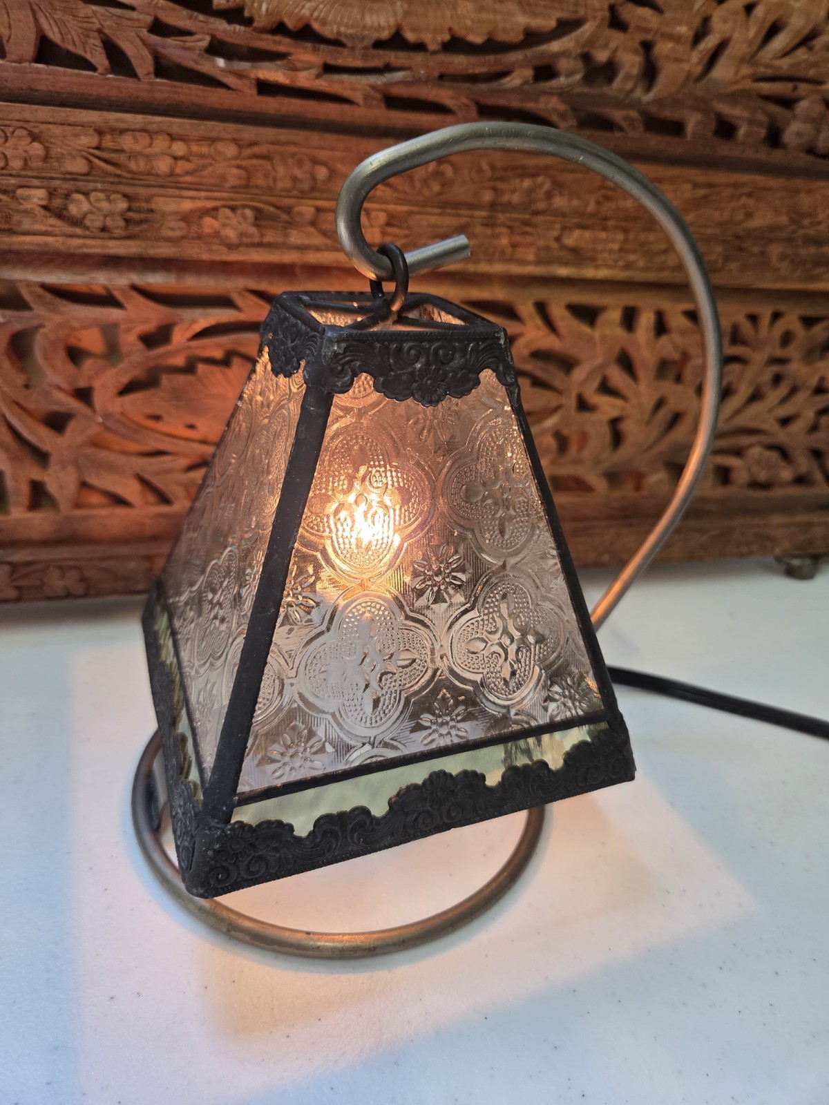 J Devlin Lamp Stained Glass Night Light Art Nouveau Small Side Table Embossed