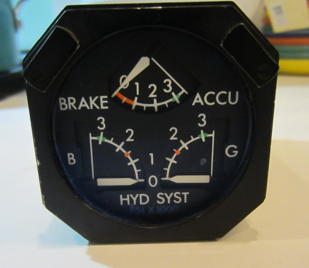 AIRCRAFT GAUGE TRIPLE TEMP INDICATOR 06DB06 P/N 10S29090012-2 BOEING ATR GAUGE