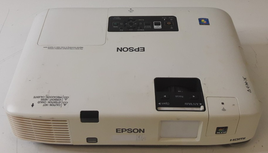 EPSON PowerLite 1915 Projector 4000 Lumens 1024x768 2614 Lamp Hours