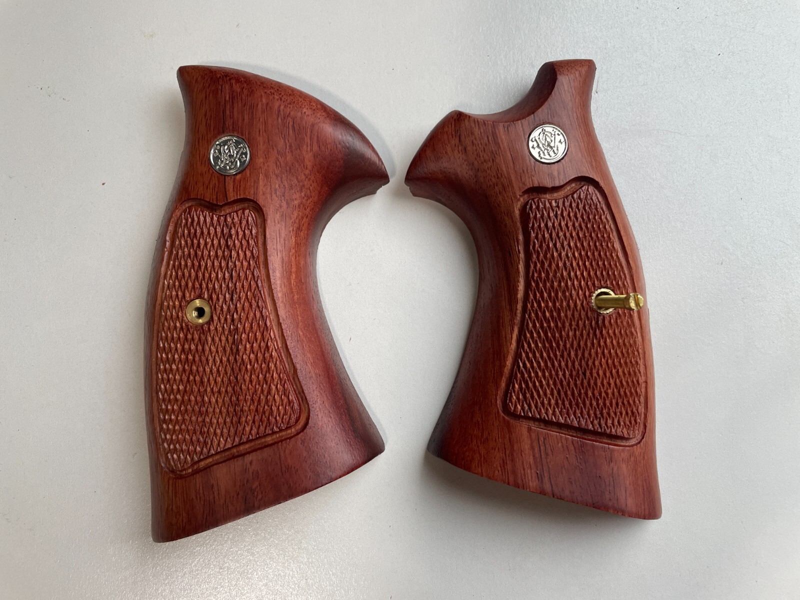 New Handmade Smooth Grip for S&W K/L Frame Round Butt  686 Grip Open back Strap