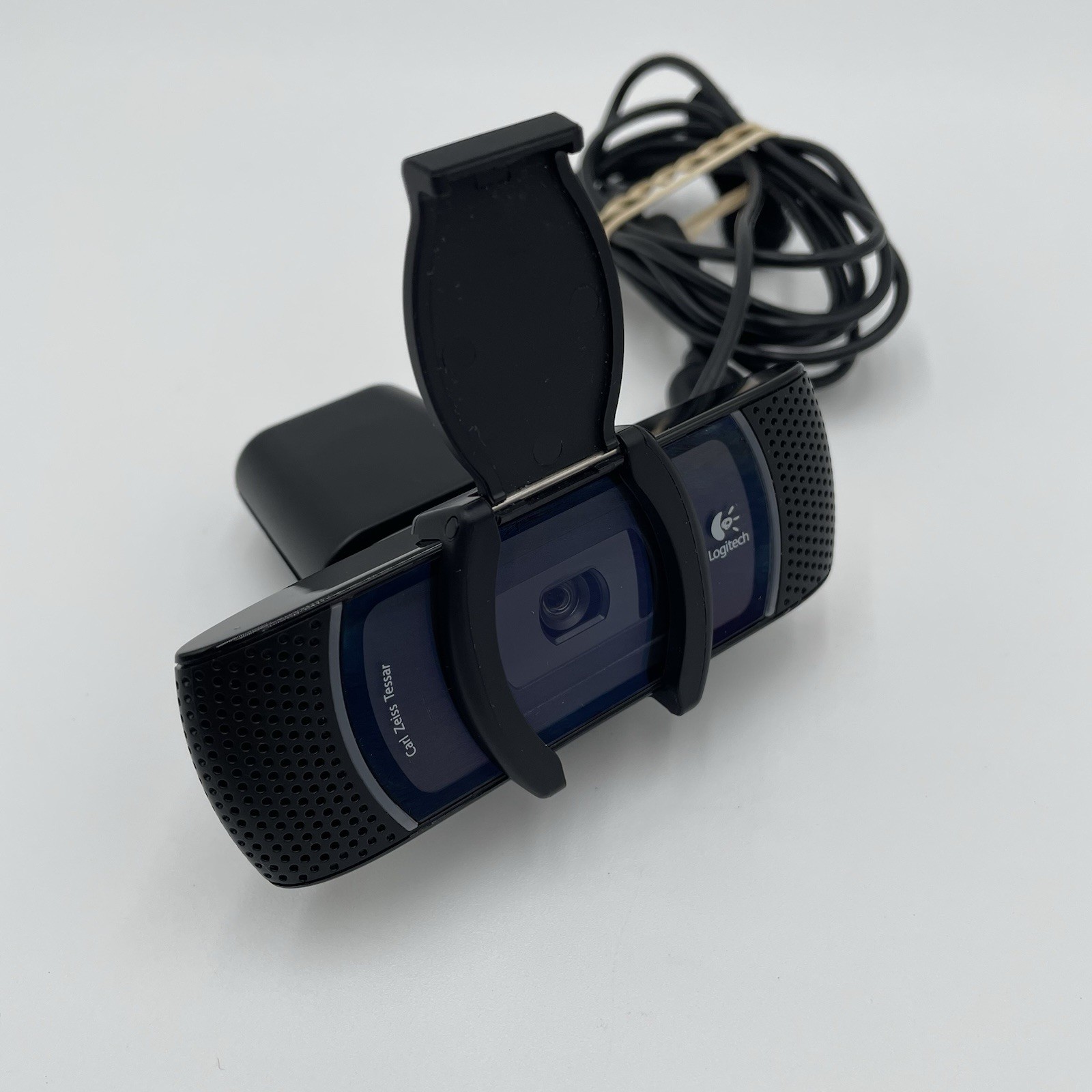 Logitech B910 HD Webcam USB 720p 30fps Dual Microphone Monitor Clip Black Tested