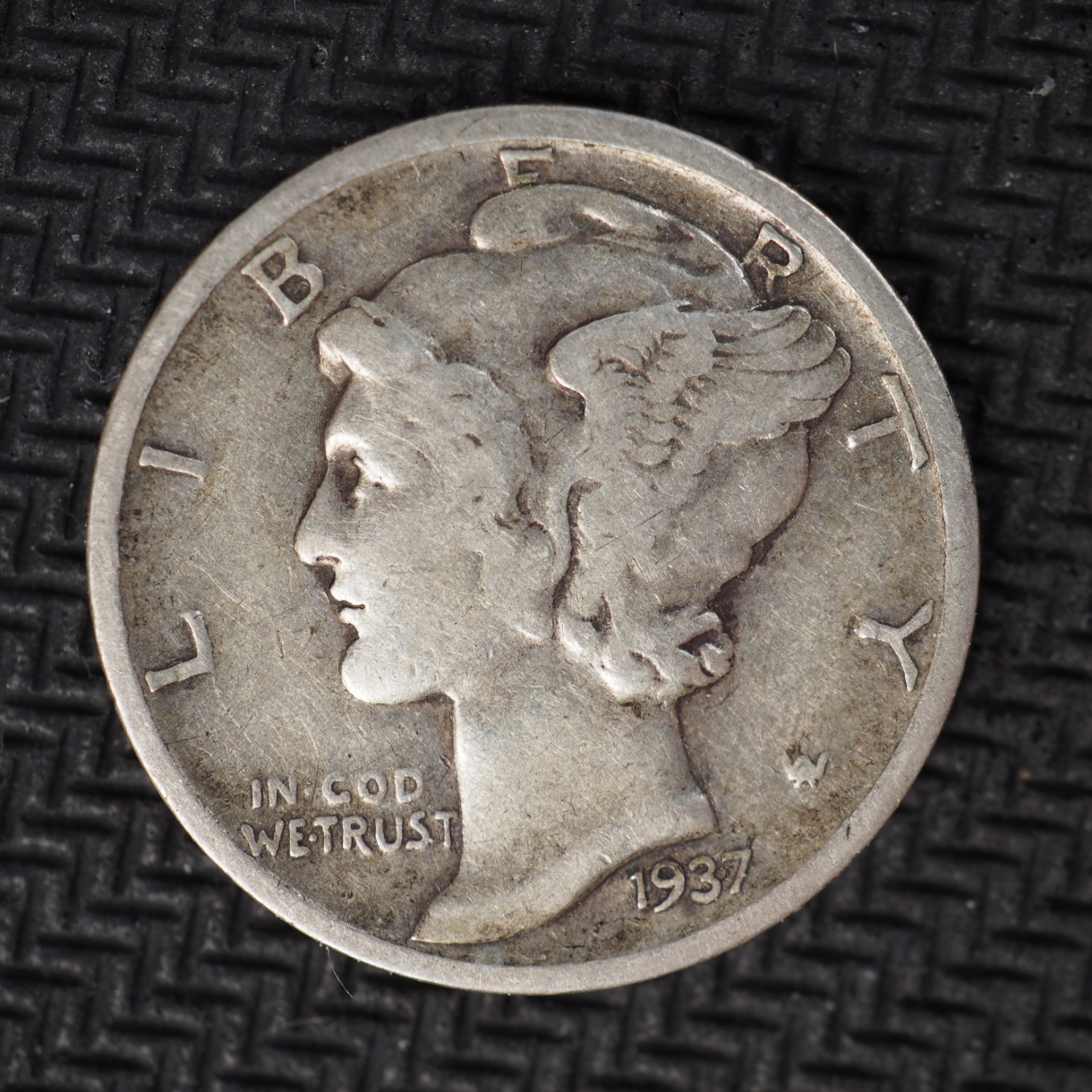 1937 *S* MERCURY HEAD SILVER DIME **FREE SHIPPING**C3013