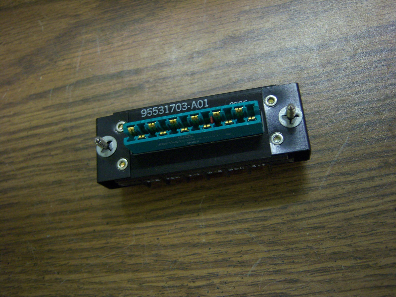 DALE 700112-SP1137 700112SP1137 SOCKET NEW