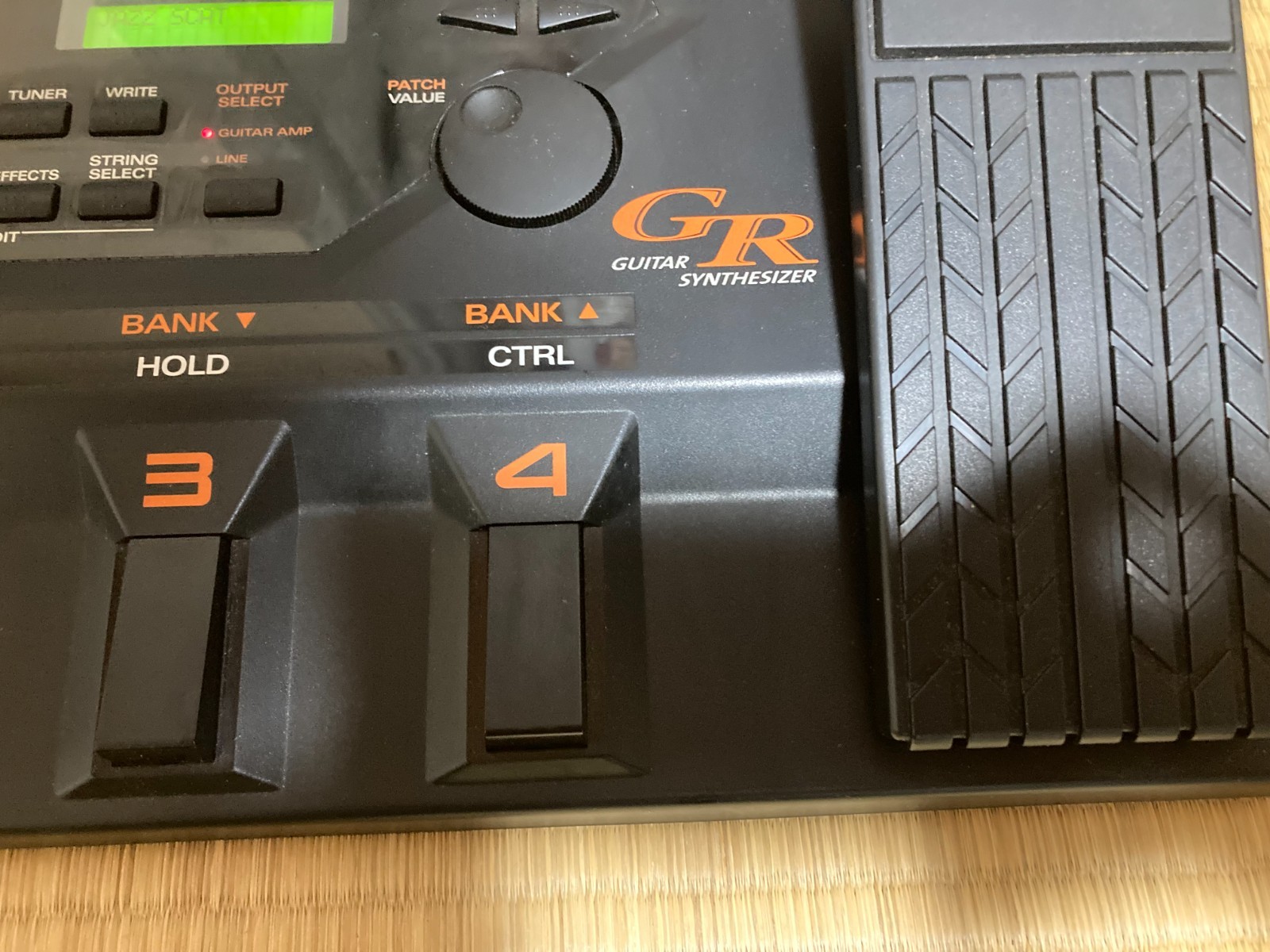 Roland GR-33 Guitar Synthesizer Multi-Effects Processor W/ Power Supply
