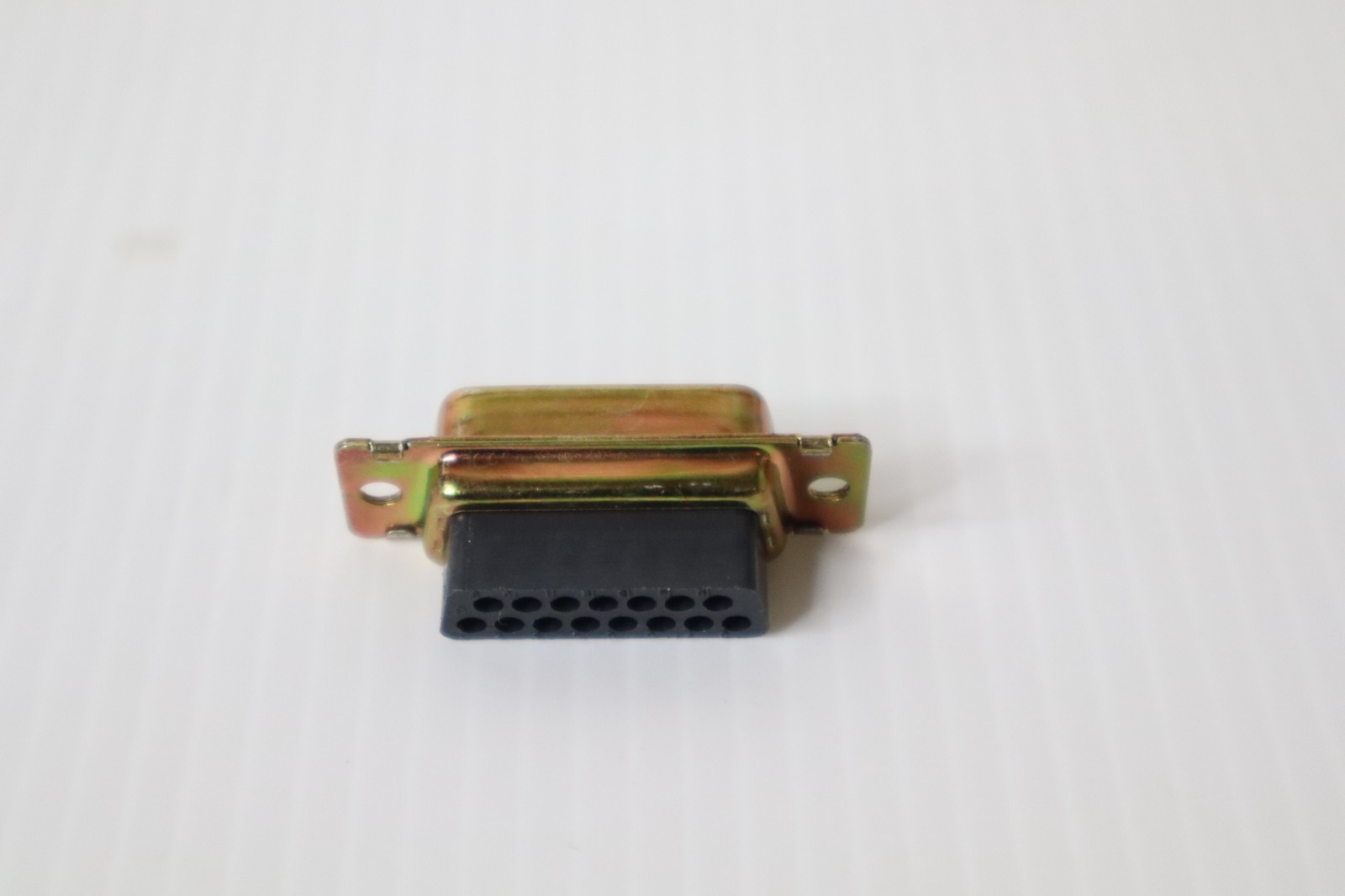 AMP TYCO 205206-1 Connector - 8 Available