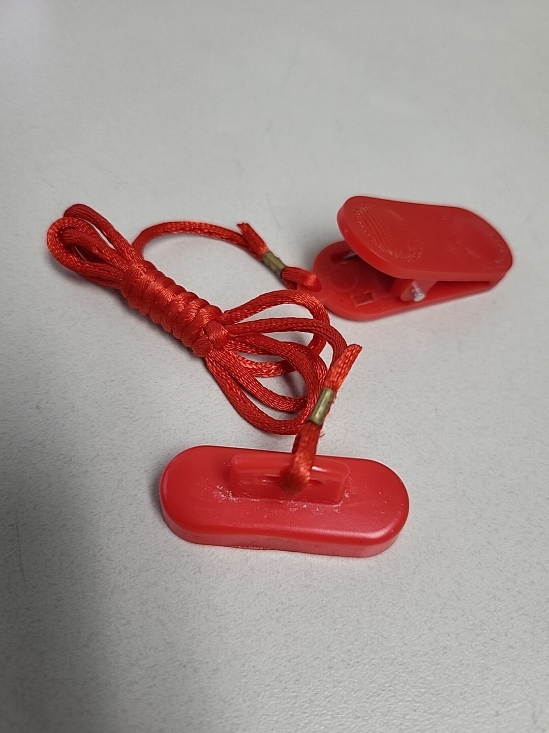 DAPOW B8-400 Treadmill Safety Key (84D)