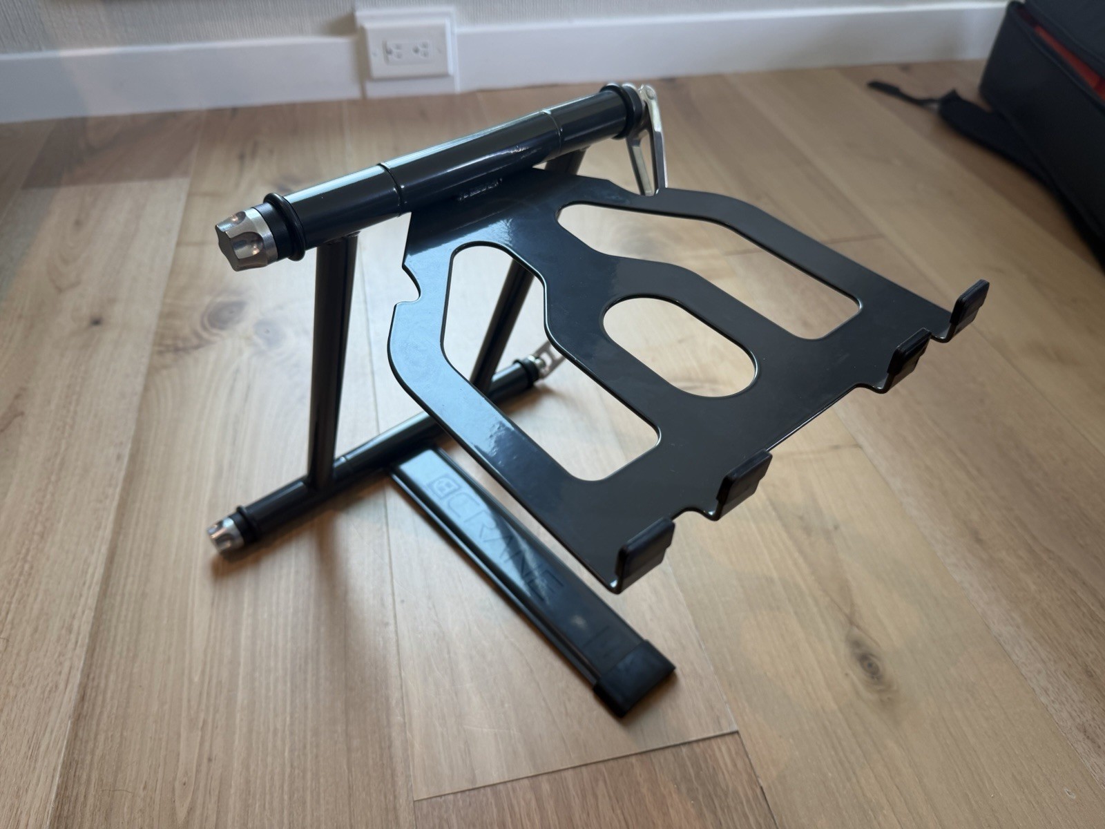 Native Instruments Traktor Kontrol S4-Namba Gear Backpack-Laptop stand-Cords