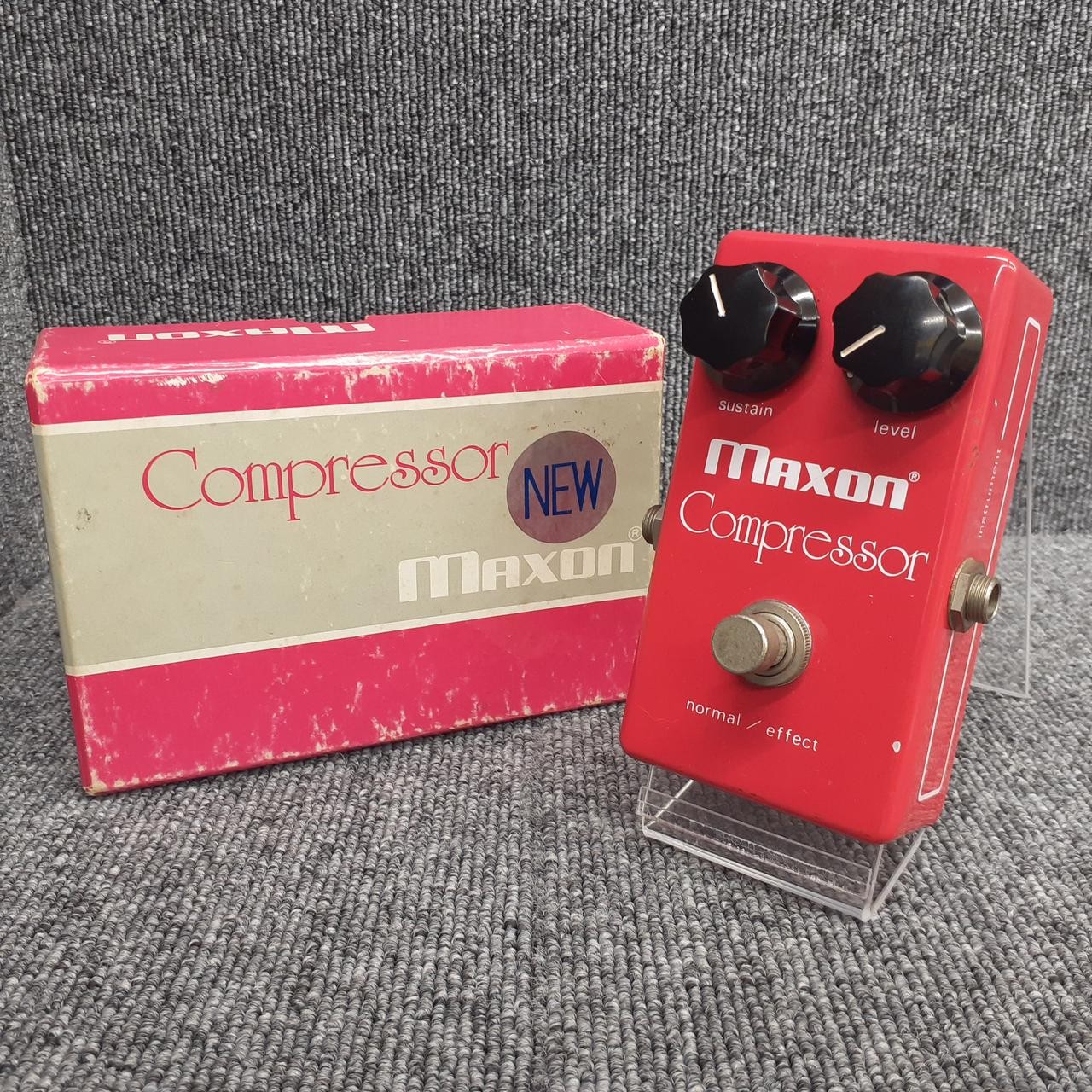 Maxon Compressor Guitar Effects Pedal with Accessories Used