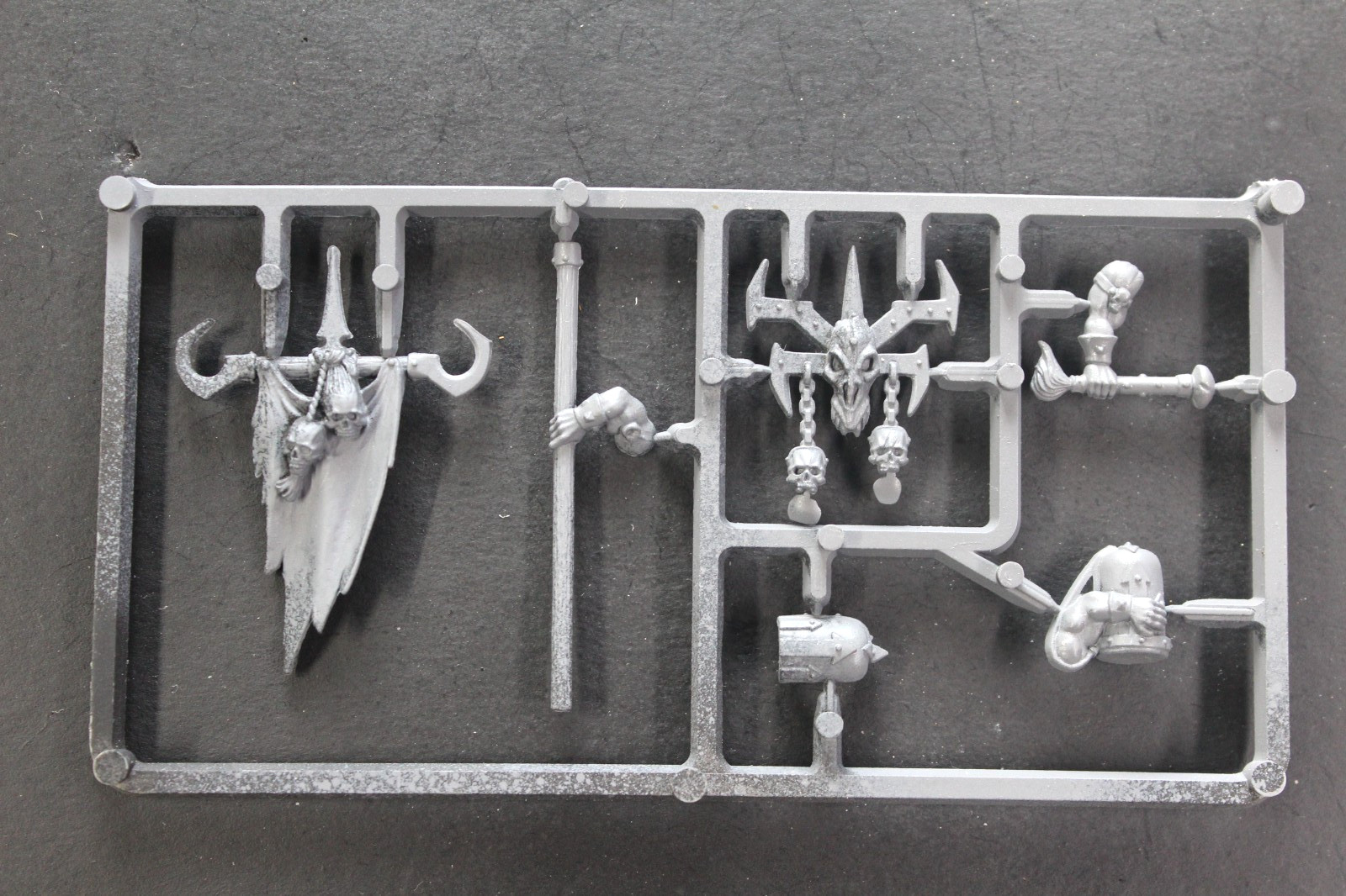 Warhammer Fantasy 6th Edition Chaos Marauder Standard & Muscian bits lot