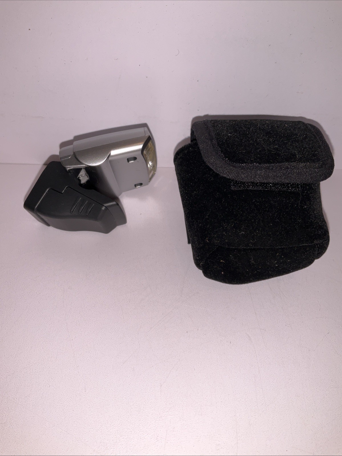 Compact FL-M1 Electronic Camera Flash in good working condition.