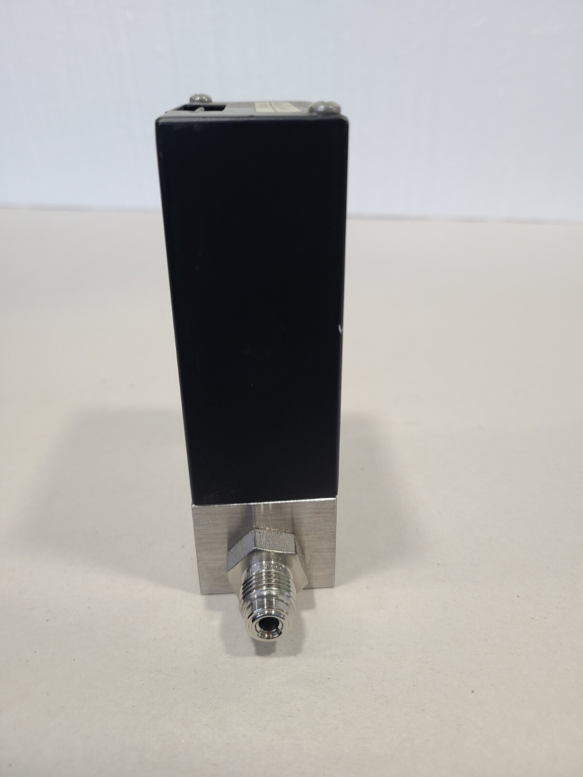 Tylan FC-2900 4V Mass Flow Controller 50 SCCM N2 Viton