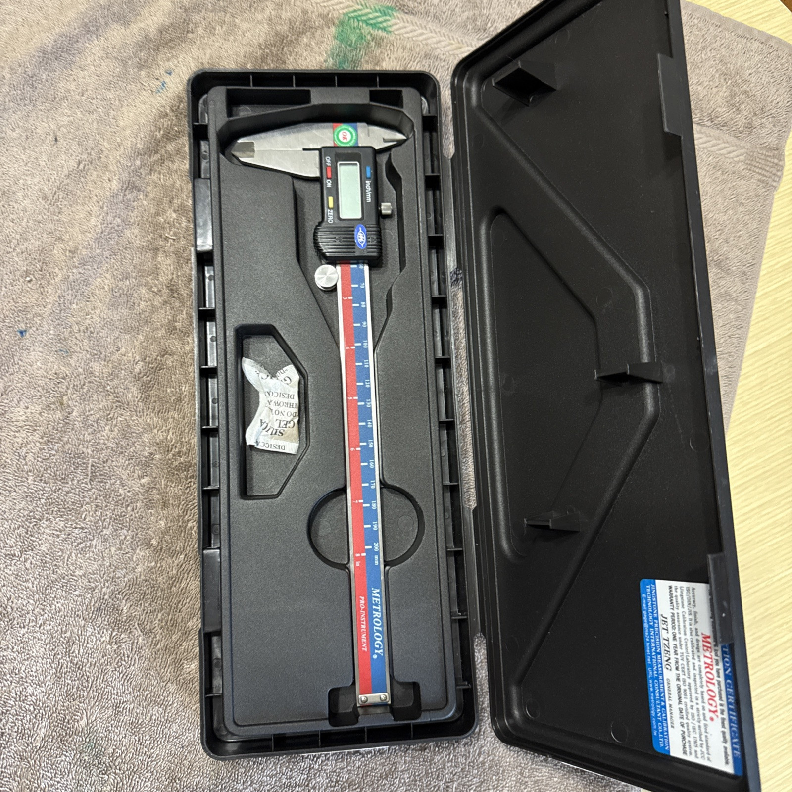 Metrology Pro-Instrument digital caliper
