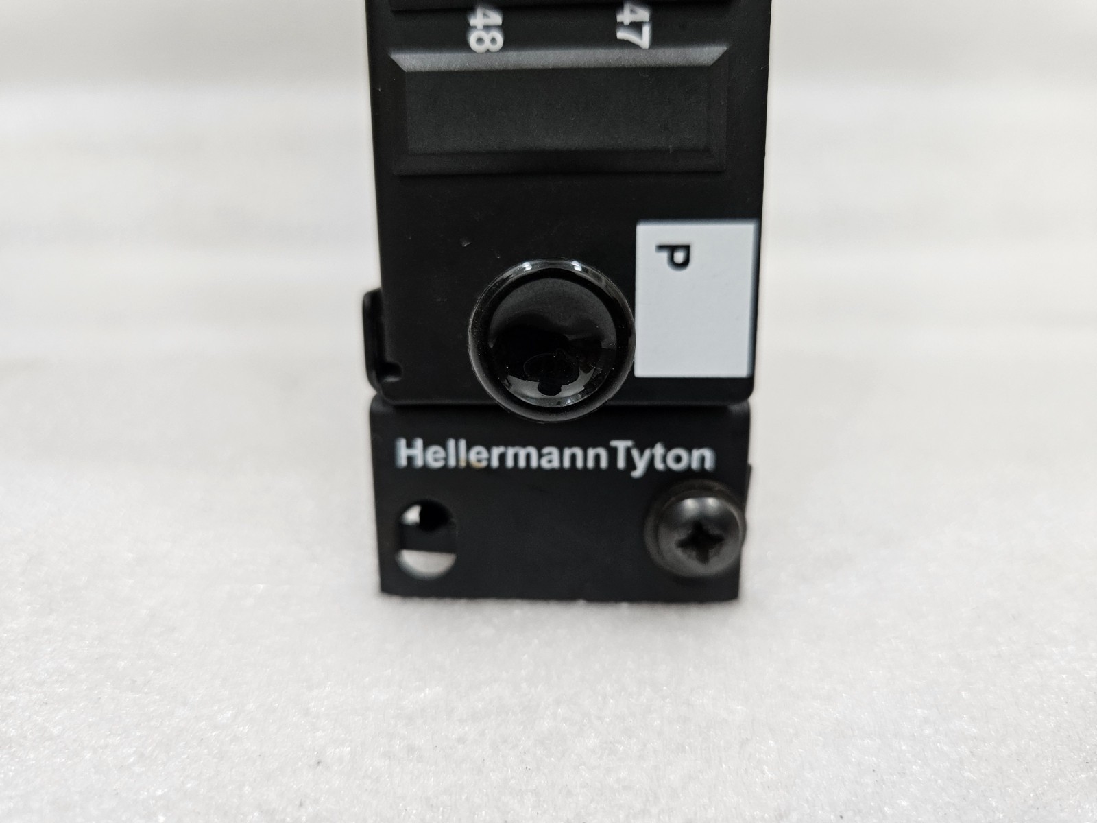 HELLERMANNTYTON FBPSBKL-SCKKDX-16VFS Fiber Patch Panel