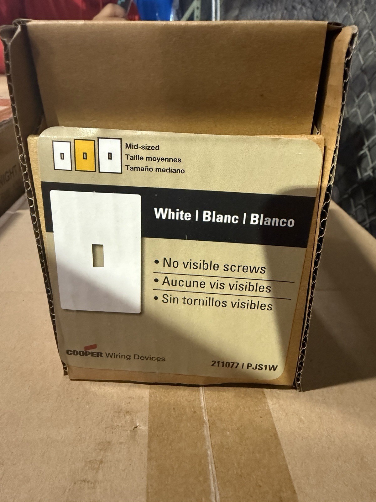 Cooper Wiring Devices PJS1W White Outlet Wall Plate 1 Gang No Visible Screws