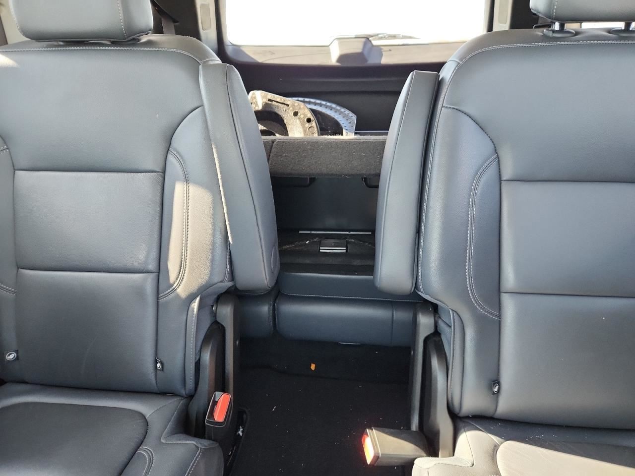 TRAVERSE 2021 Glove Box 4922482