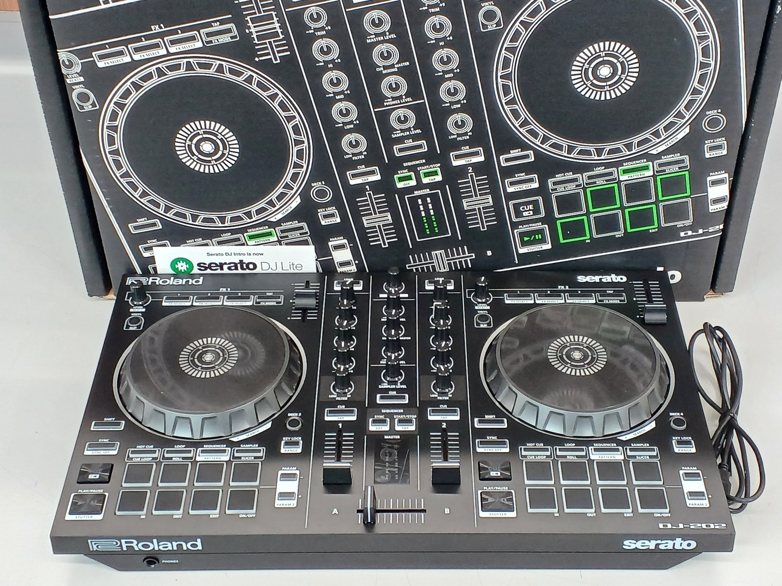 ROLAND DJ-202 DJ Controller Used Tested