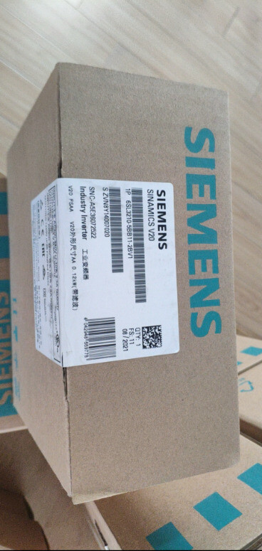 1PC New Siemens 6SL3210-5BB11-2BV1 0.12KW 1AC 220V Industry Inverter Brand *SE