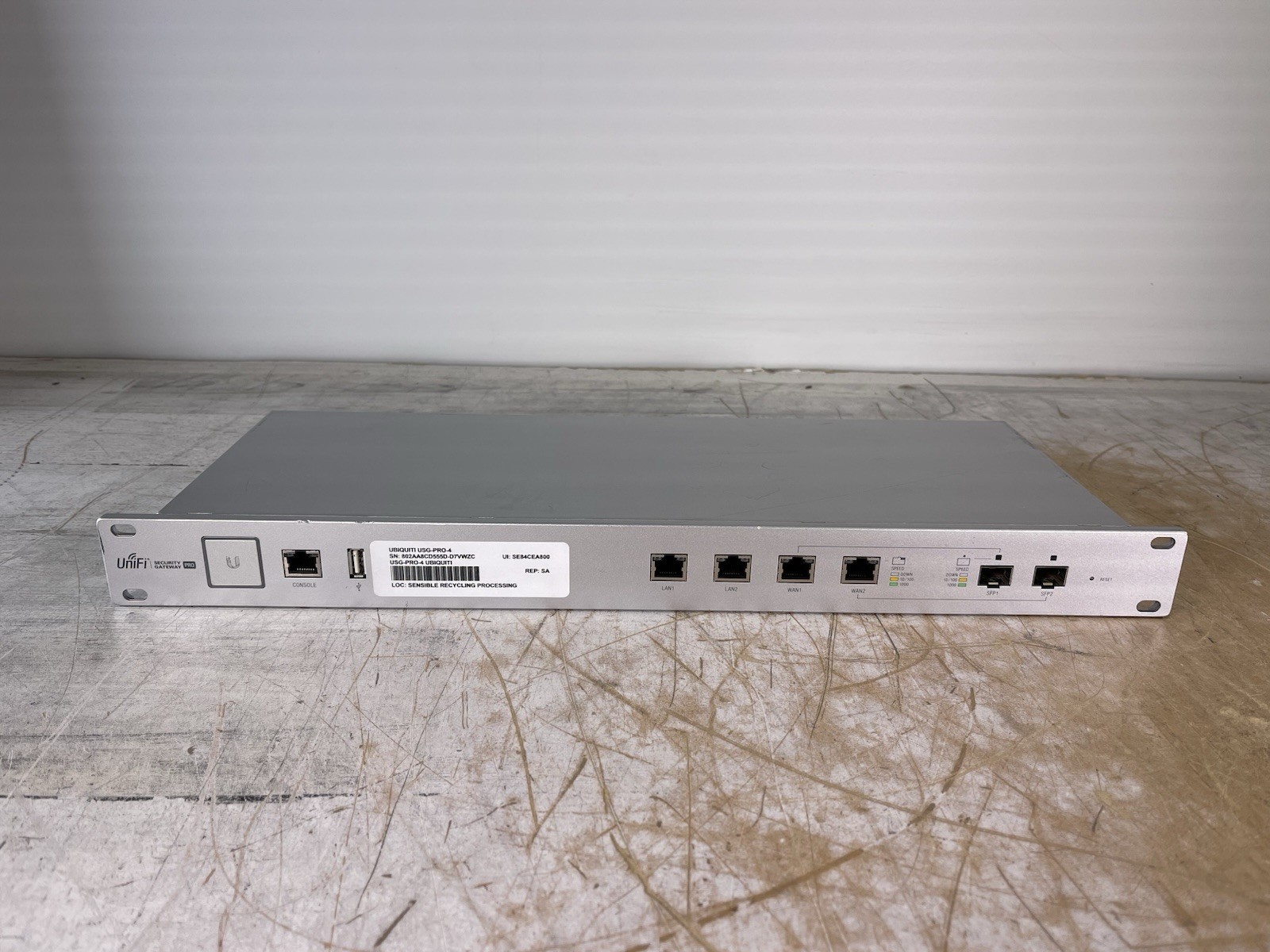 UBIQUITI USG-PRO-4 UNIFI SECURITY GATEWAY PRO