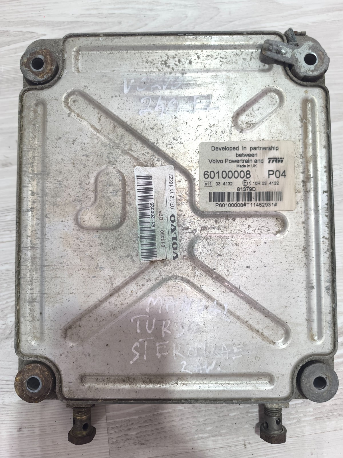 VOLVO RENAULT ENGINE CONTROL UNIT NO. 60100008