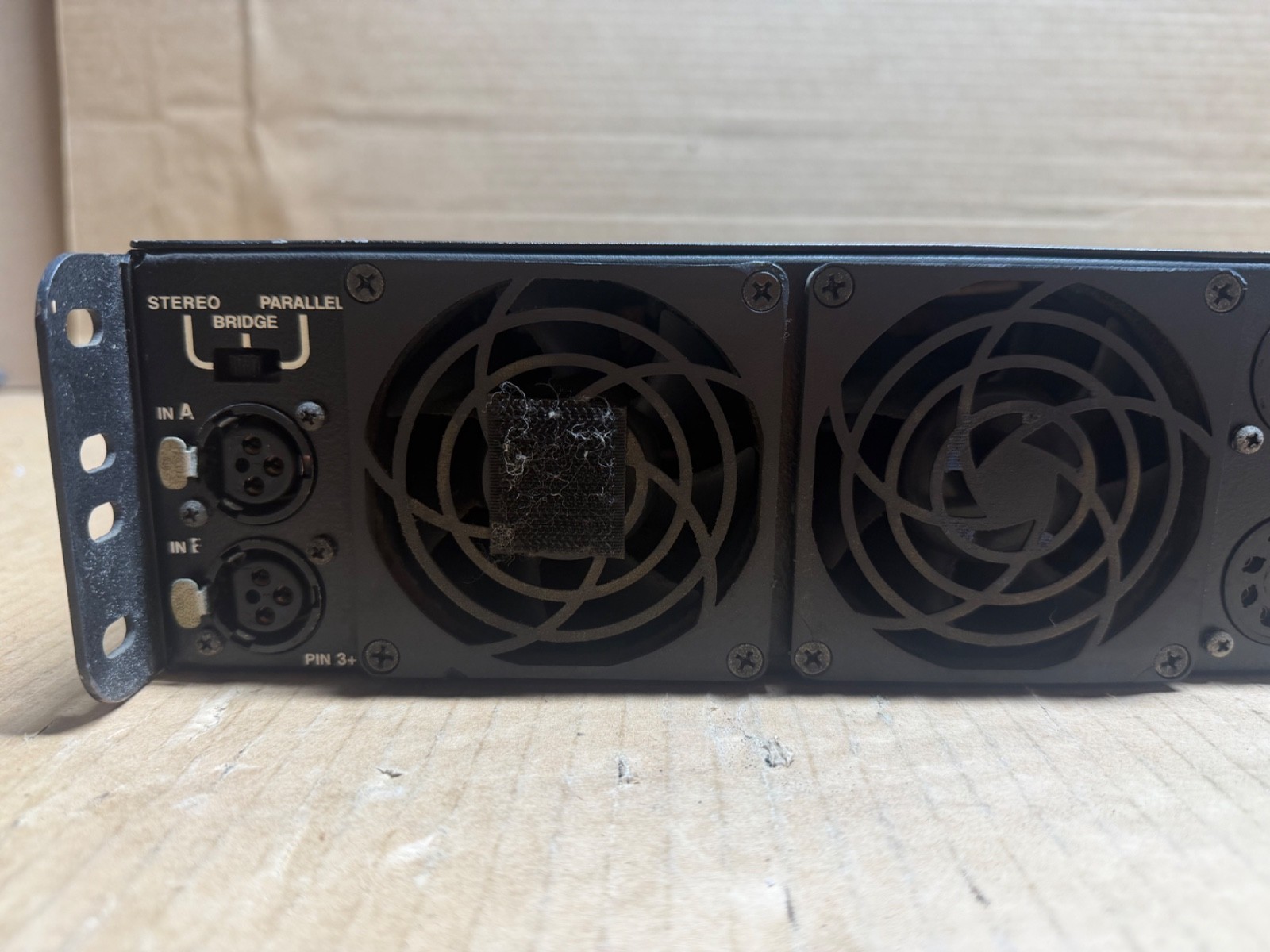 CREST AUDIO 7001 PROFESSIONAL POWER AMPLIFIER - SEE DESCRIPTION
